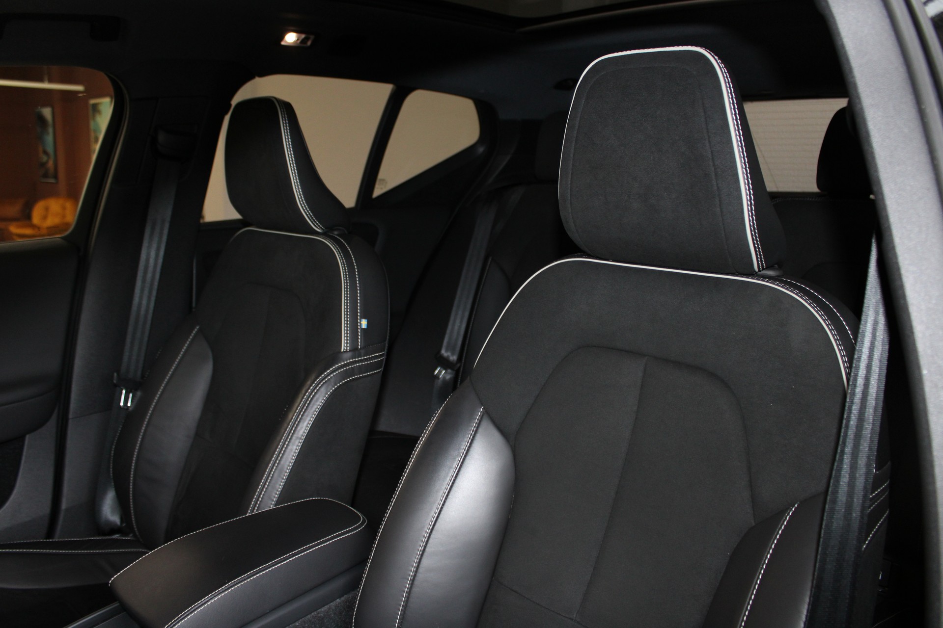 VOLVO XC40 T5 TwE R-Design DCT-image-10