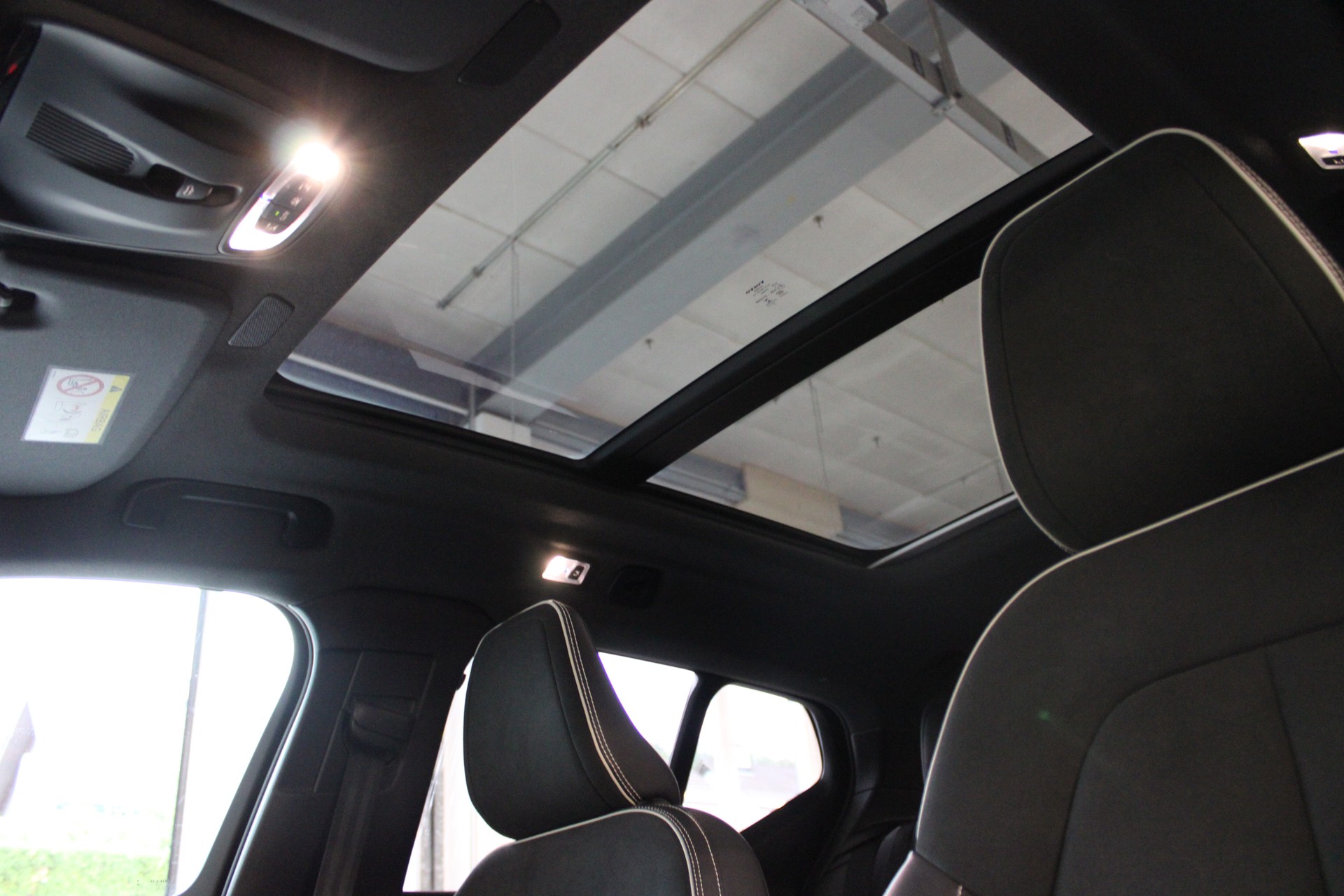 VOLVO XC40 T5 TwE R-Design DCT-image-11