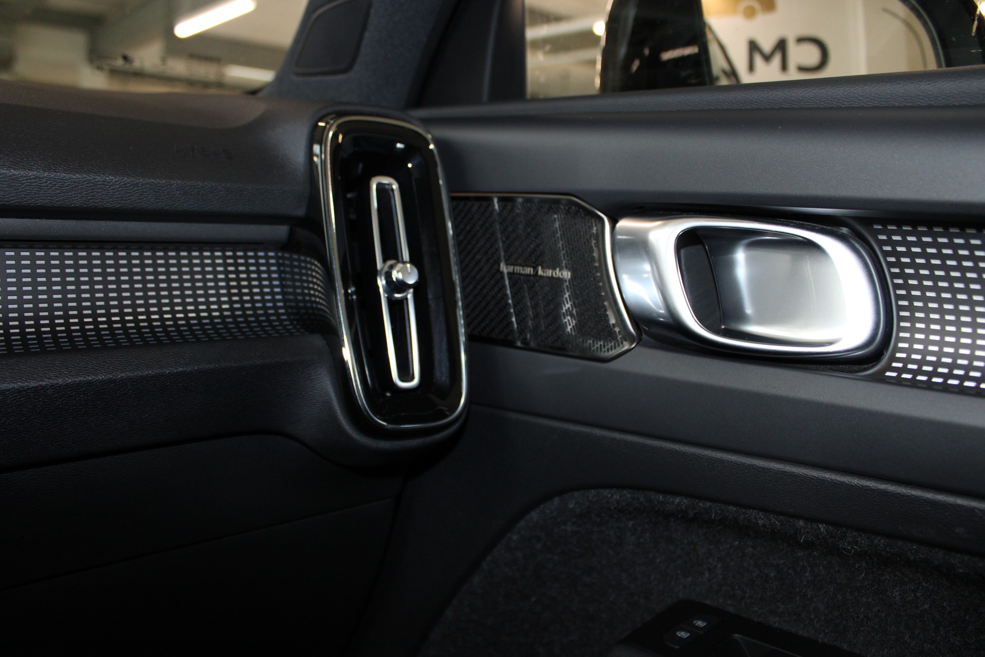 VOLVO XC40 T5 TwE R-Design DCT-image-16