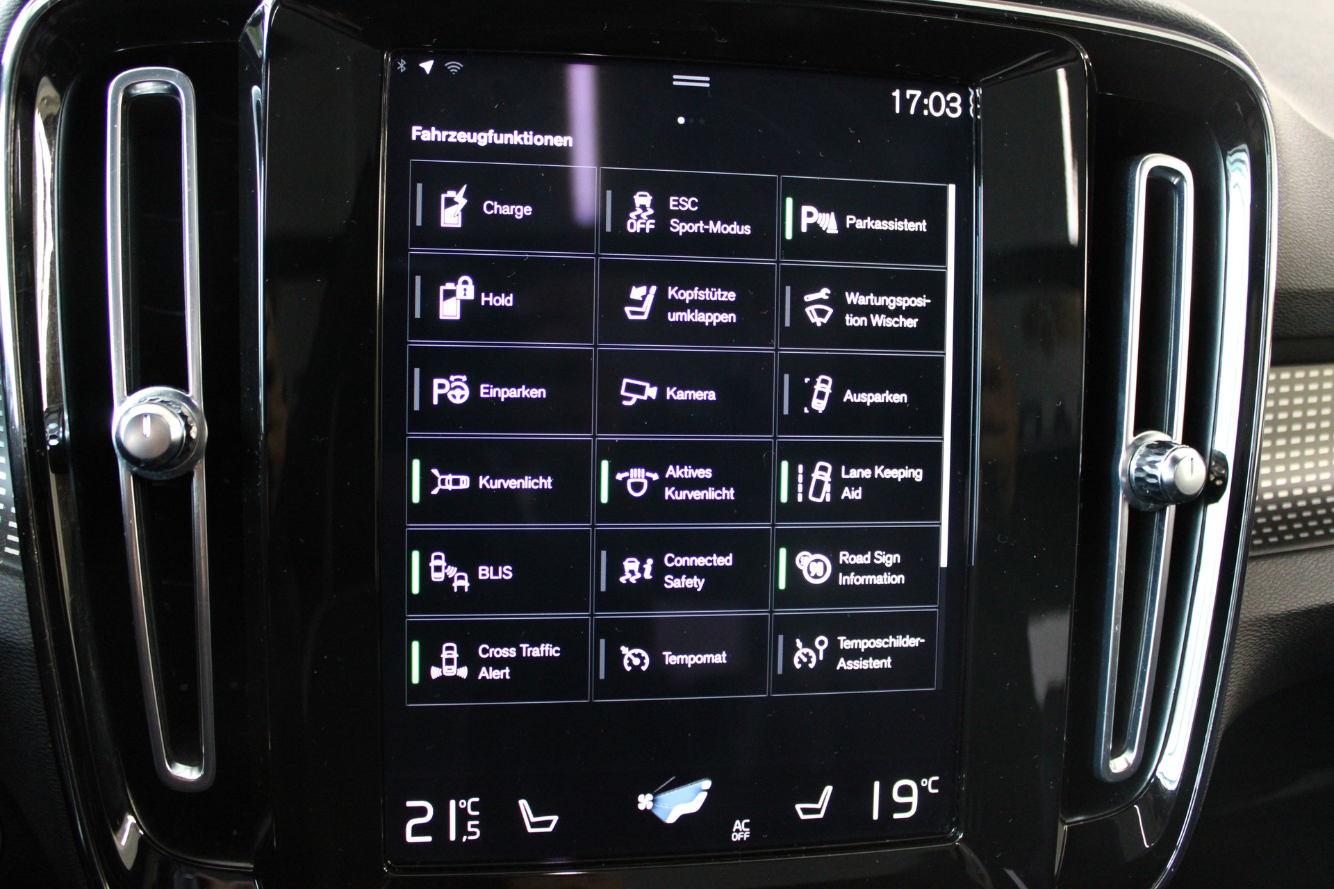 VOLVO XC40 T5 TwE R-Design DCT-image-19