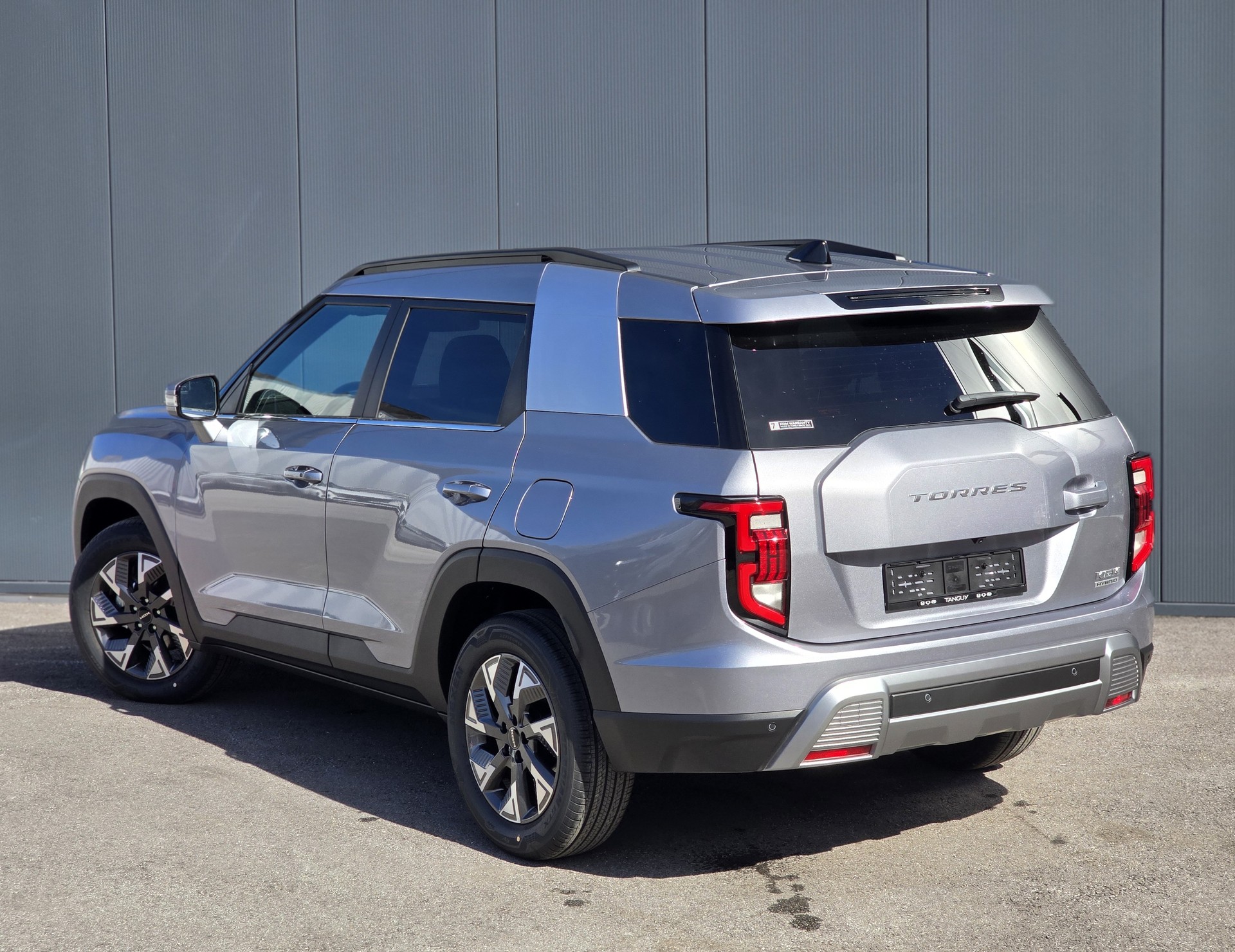 KGM-SsangYong Torres 1.5 Hy Platinum AT-image-1