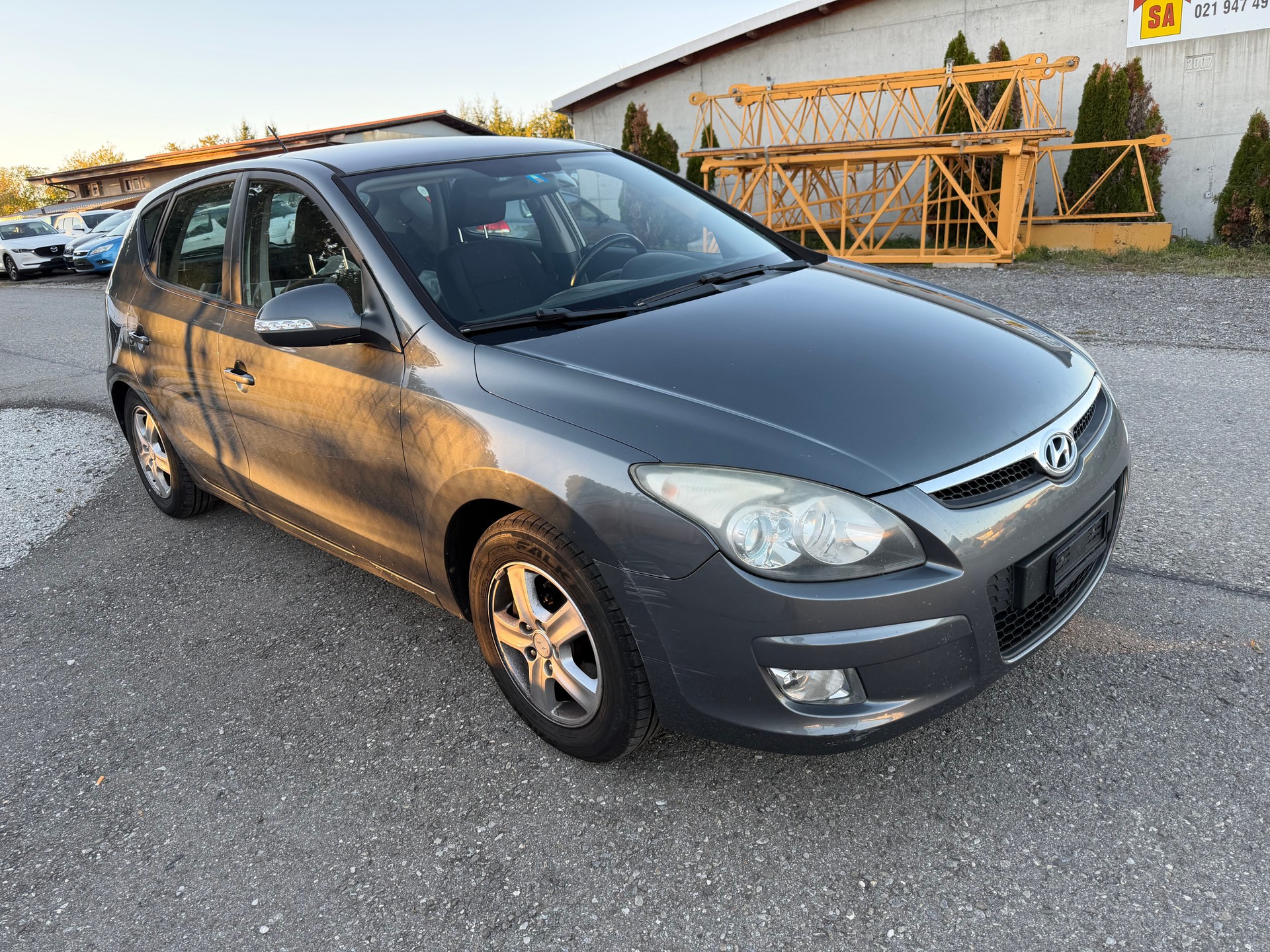 HYUNDAI i30 1.6 Style-image-2