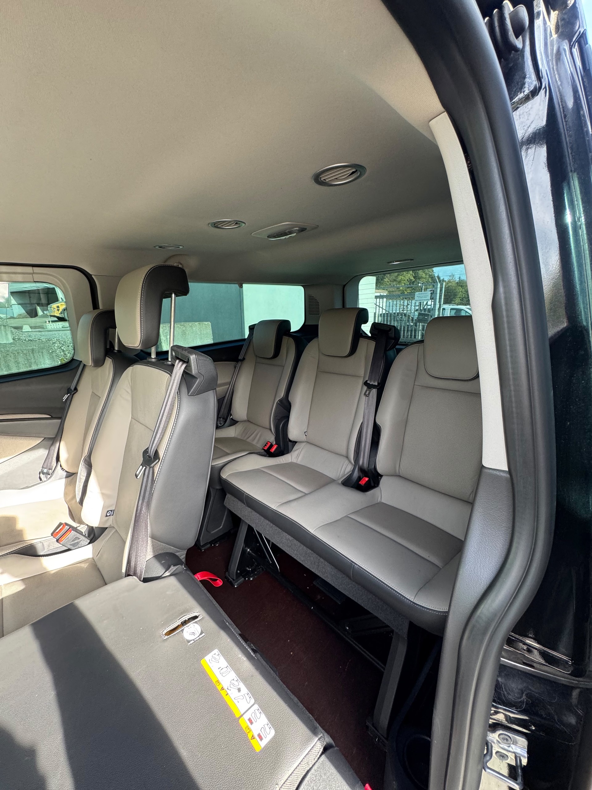 FORD Tourneo Custom 300 L2H1 Titanium-image-13