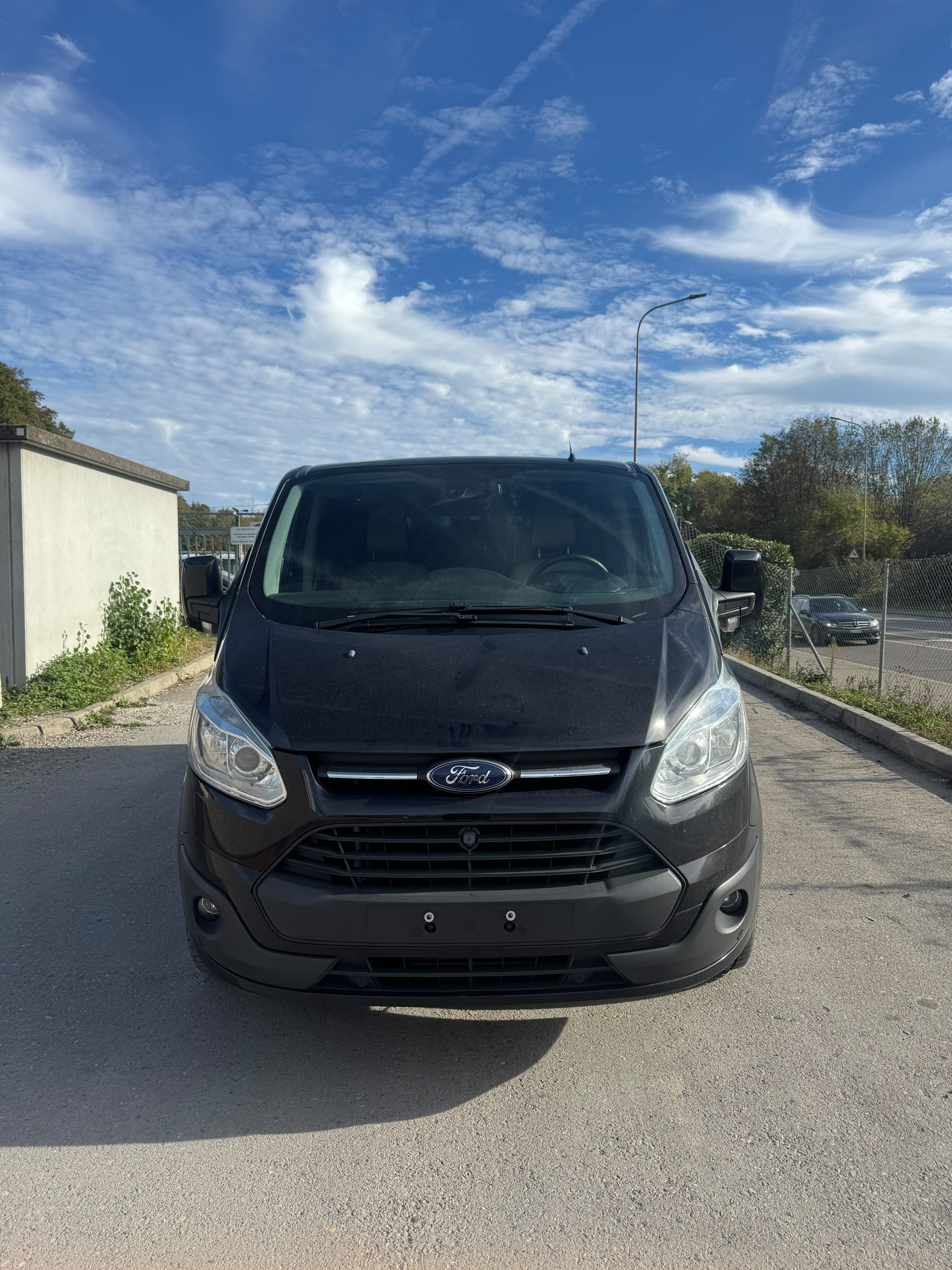 FORD Tourneo Custom 300 L2H1 Titanium-showroom-element-3