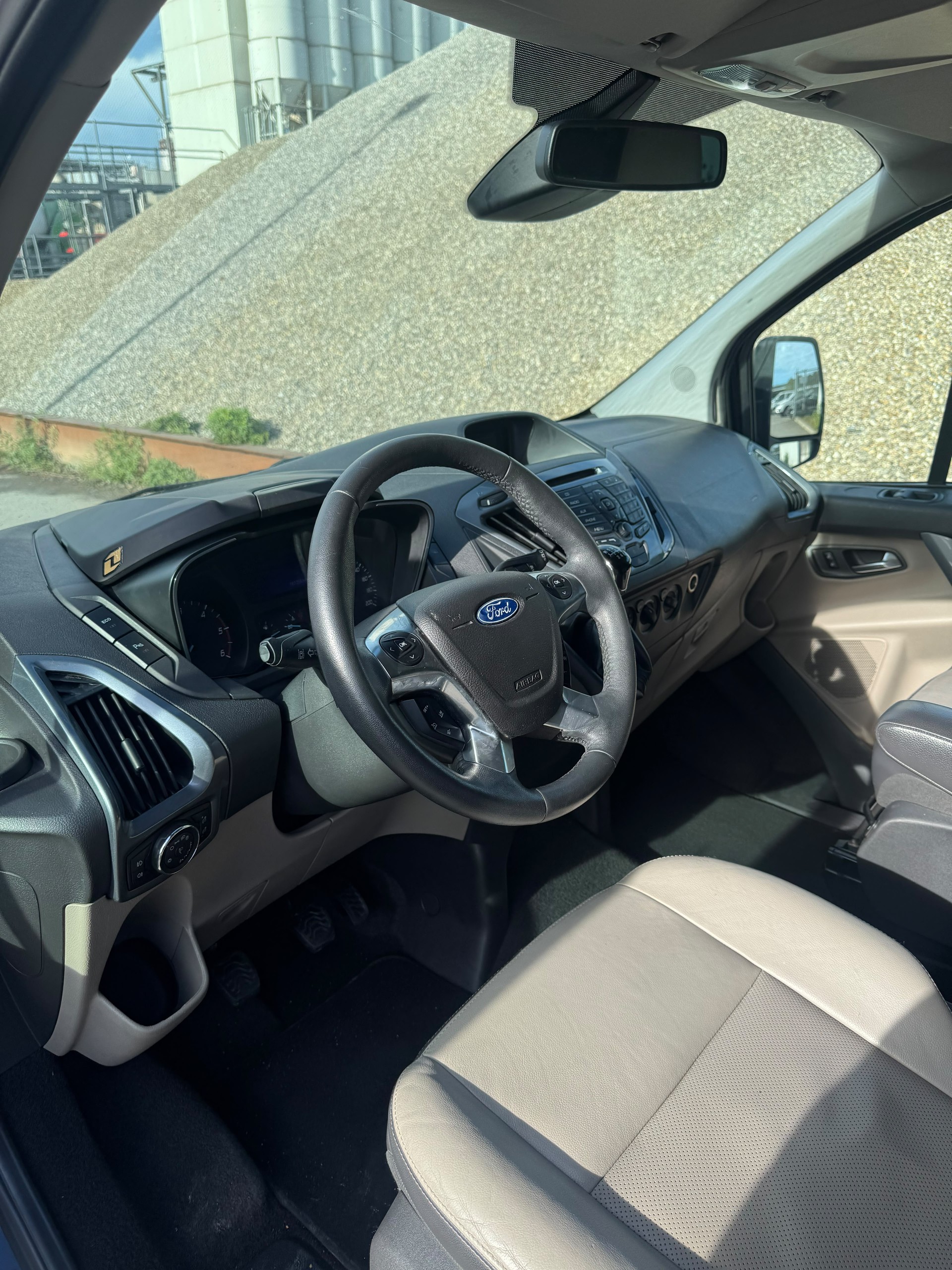FORD Tourneo Custom 300 L2H1 Titanium-image-6