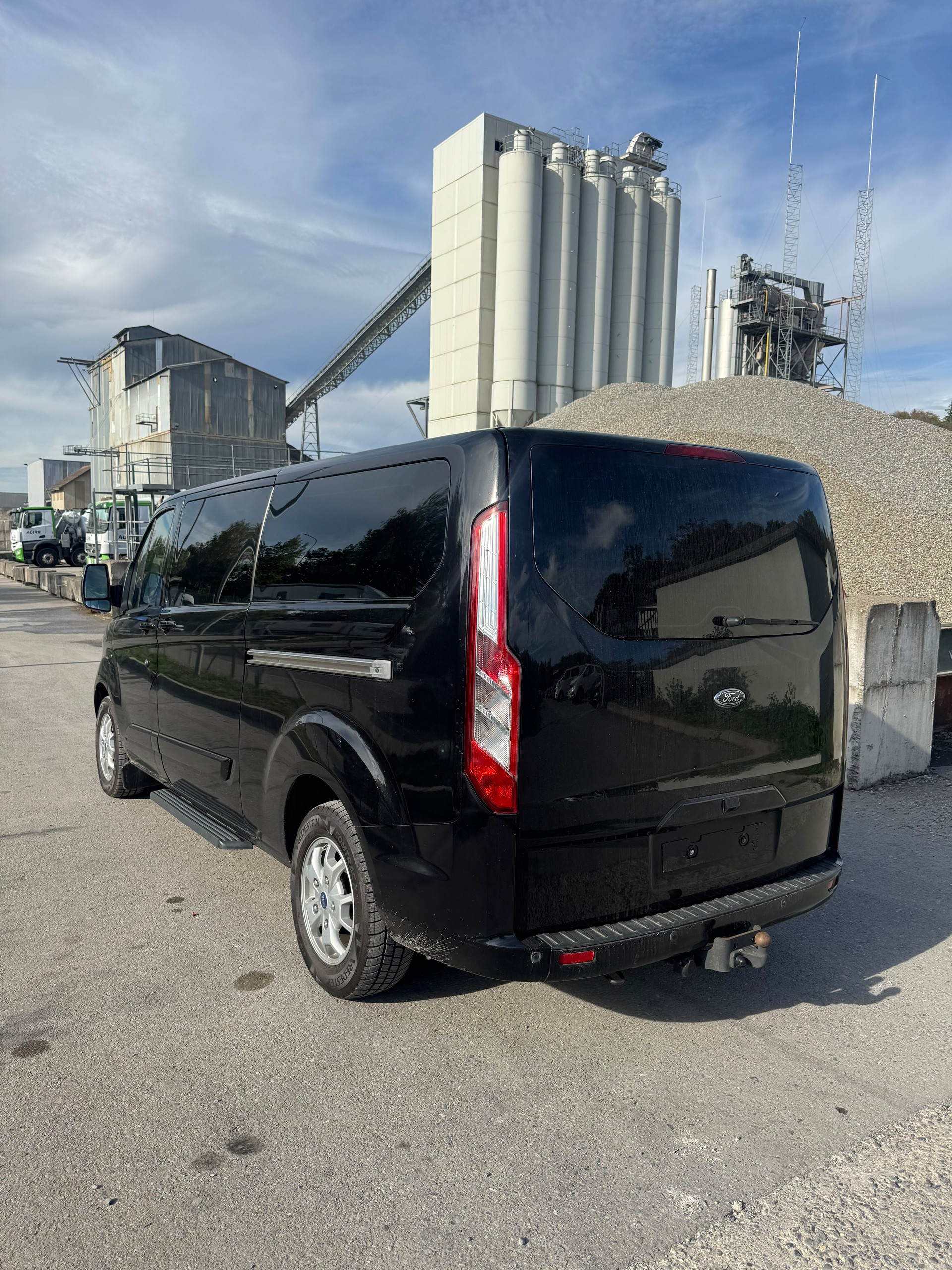 FORD Tourneo Custom 300 L2H1 Titanium-showroom-element-2