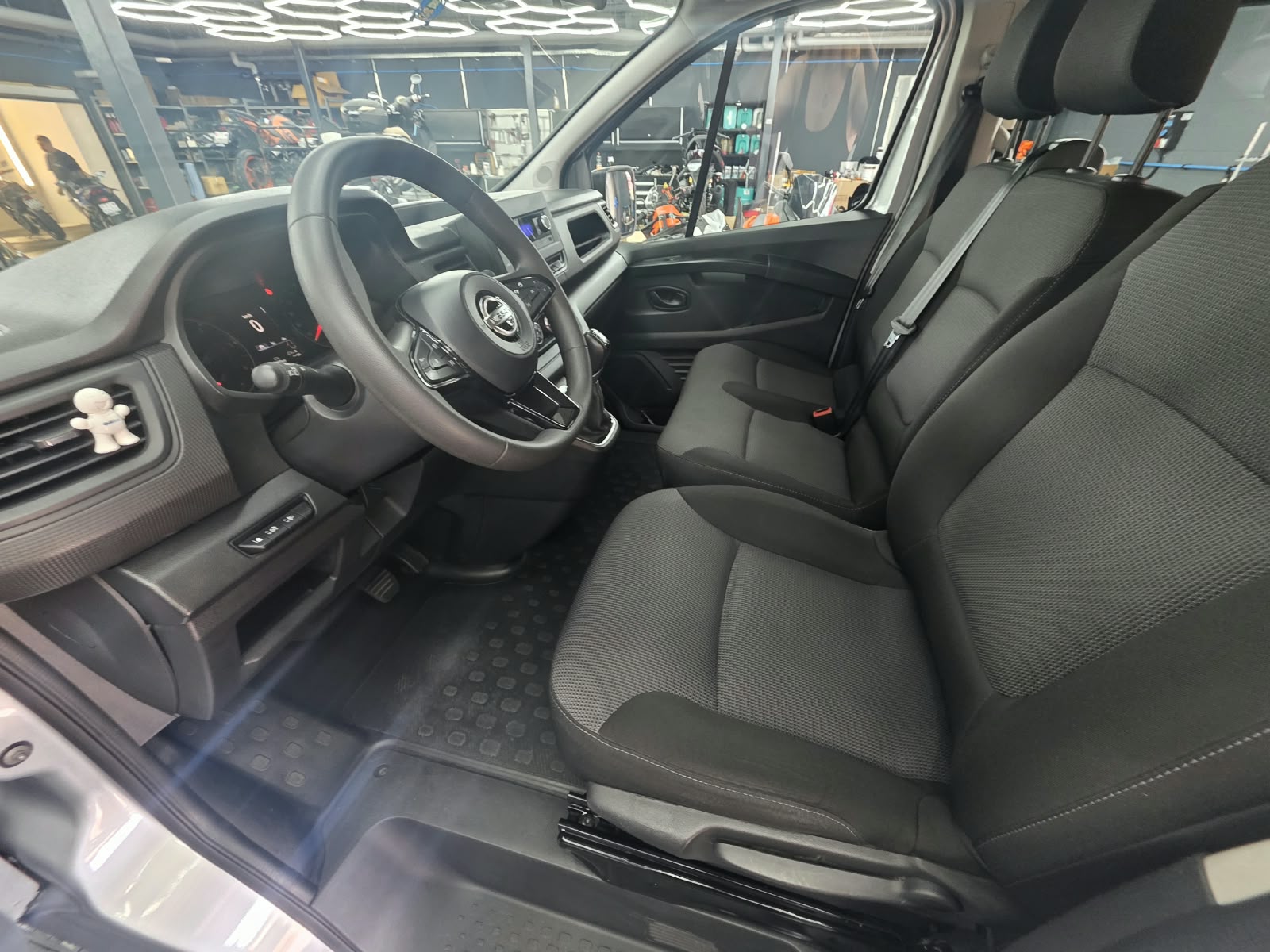 NISSAN 170 Dci L2H1-image-8