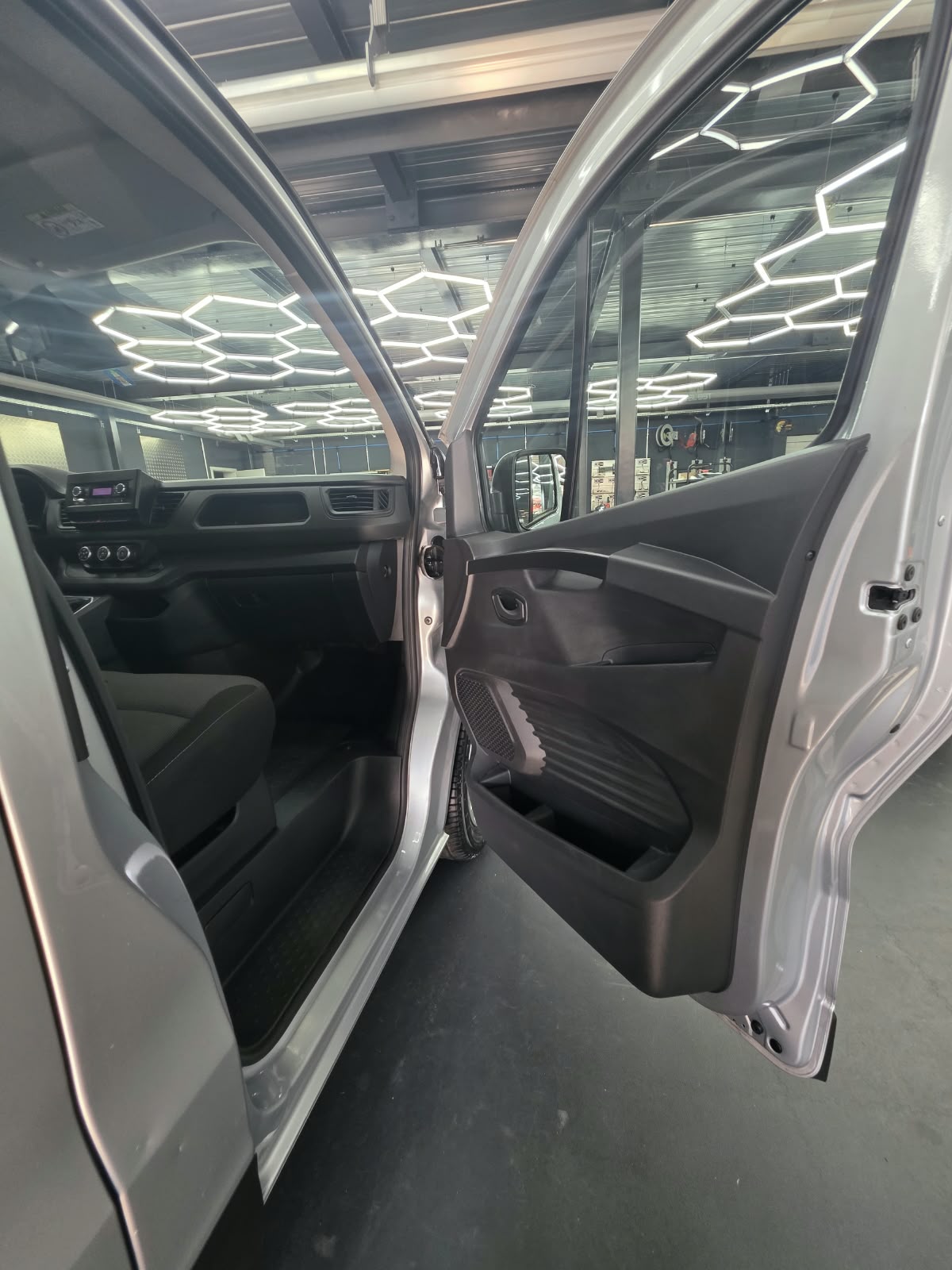 NISSAN 170 Dci L2H1-image-13