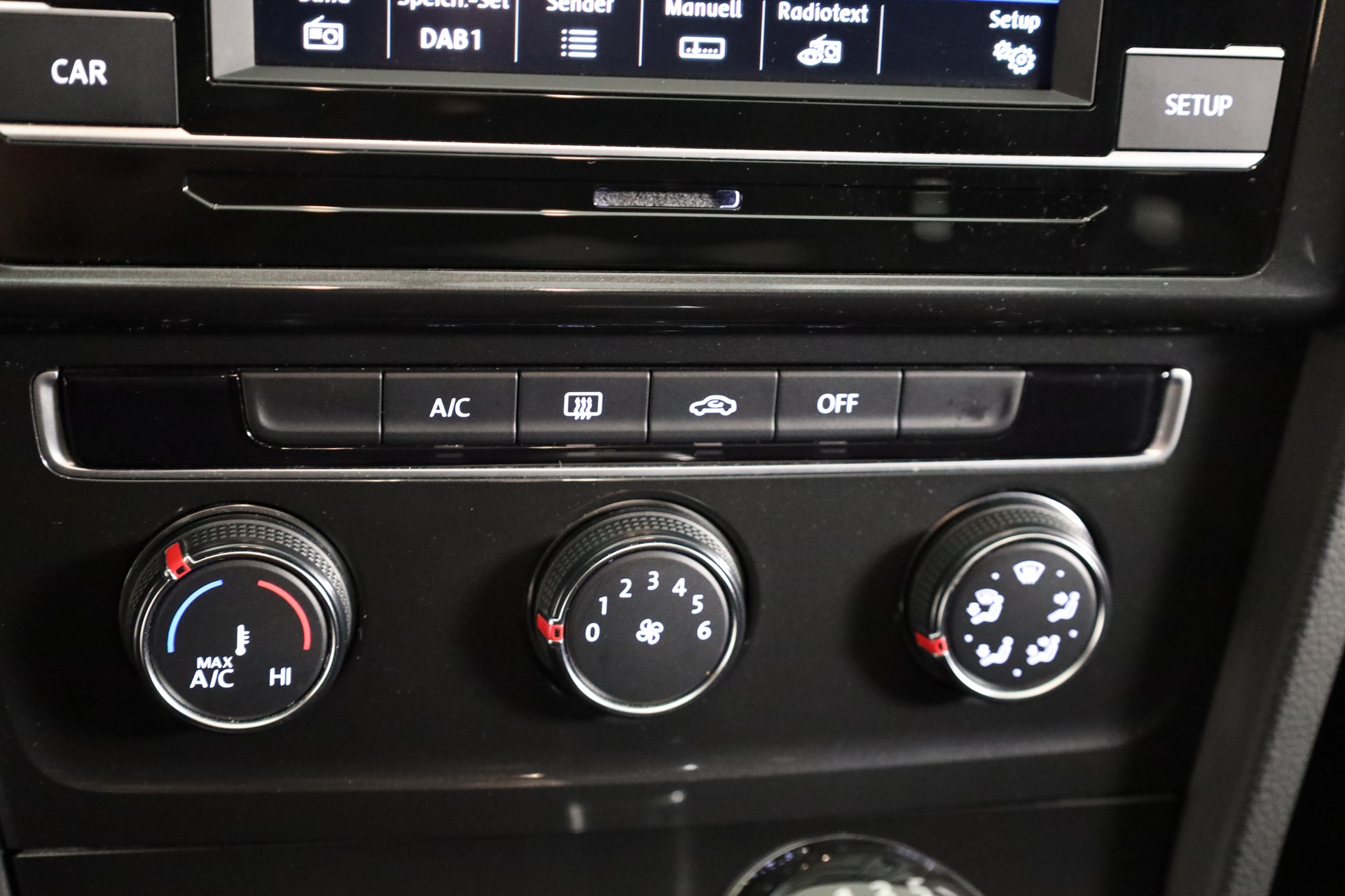 VW Golf 1.0 TSI Trendline-image-8