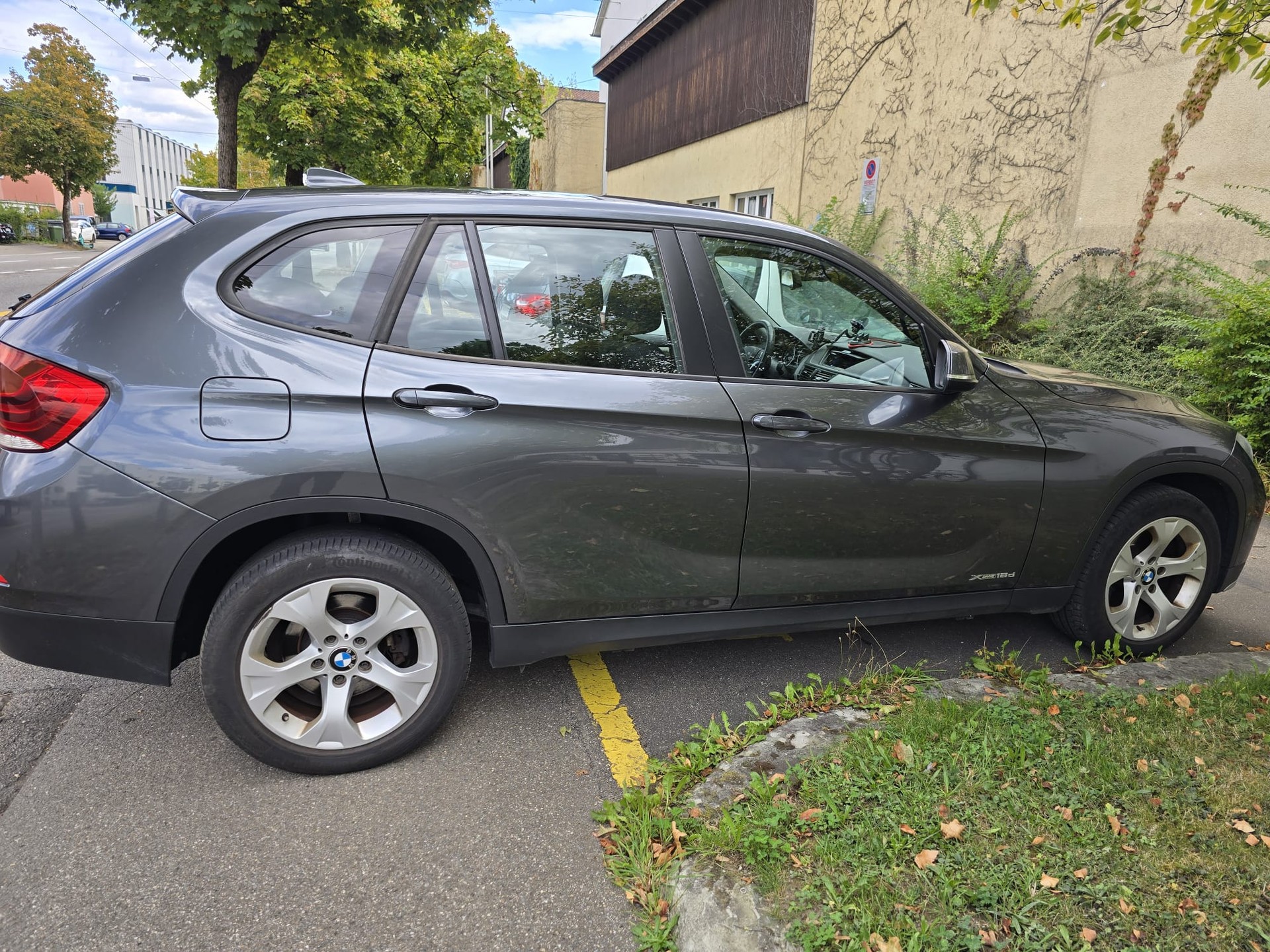 BMW 18d xDrive-image-1