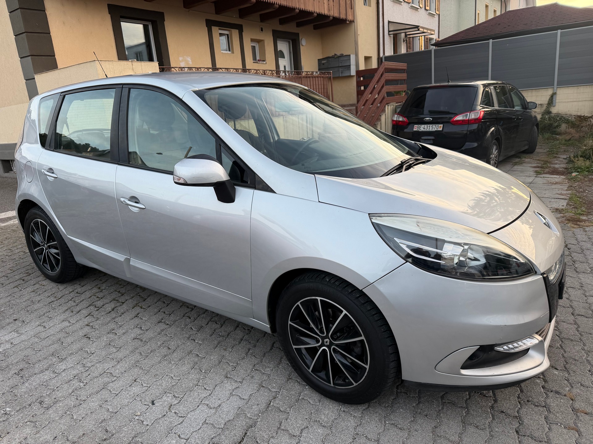 RENAULT Scénic 1.2 16V Turbo Dynamique-image-9