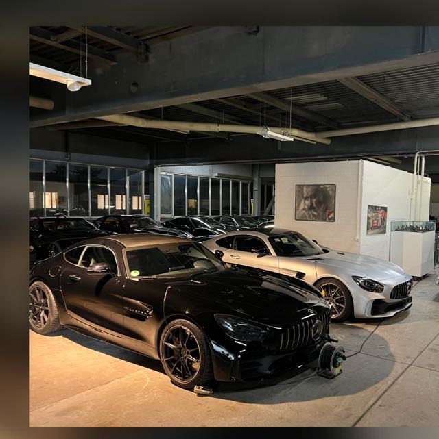 MERCEDES-BENZ AMG GT R AMG Track Package Speedshift DCT-image-3