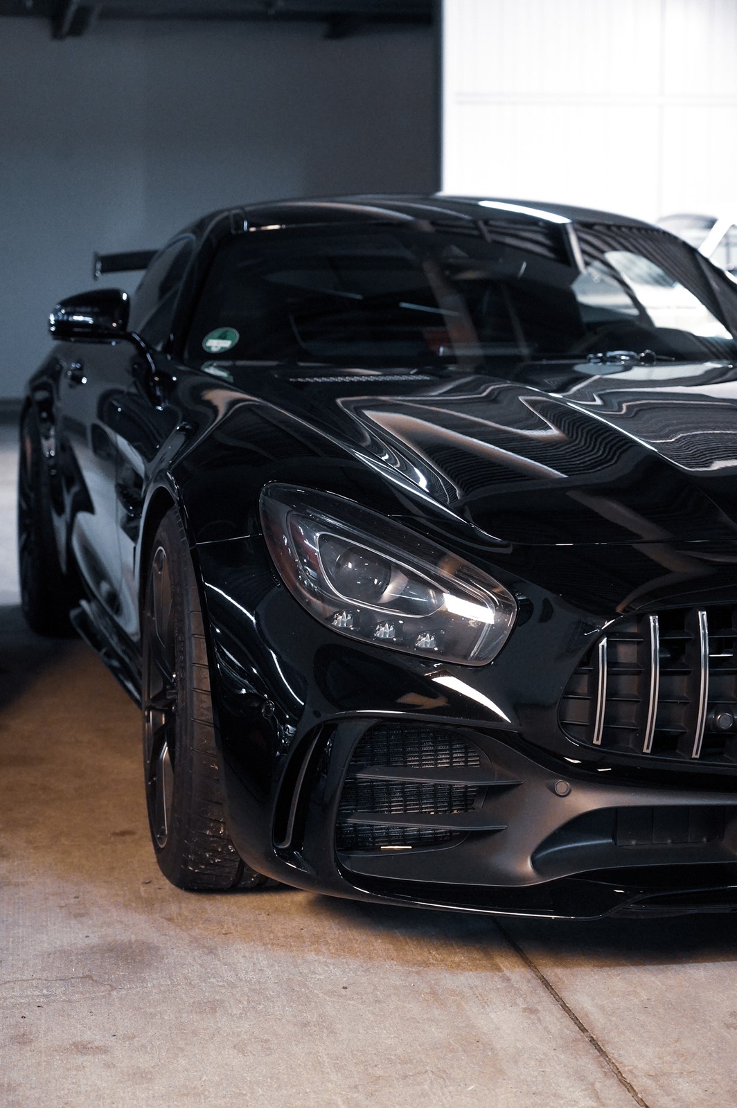 MERCEDES-BENZ AMG GT R AMG Track Package Speedshift DCT-image-1