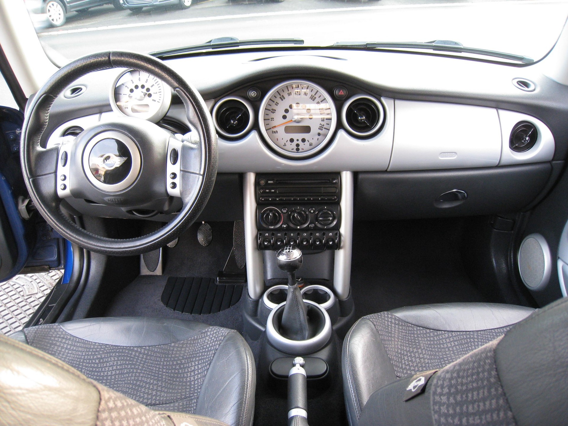 MINI Cooper-image-12