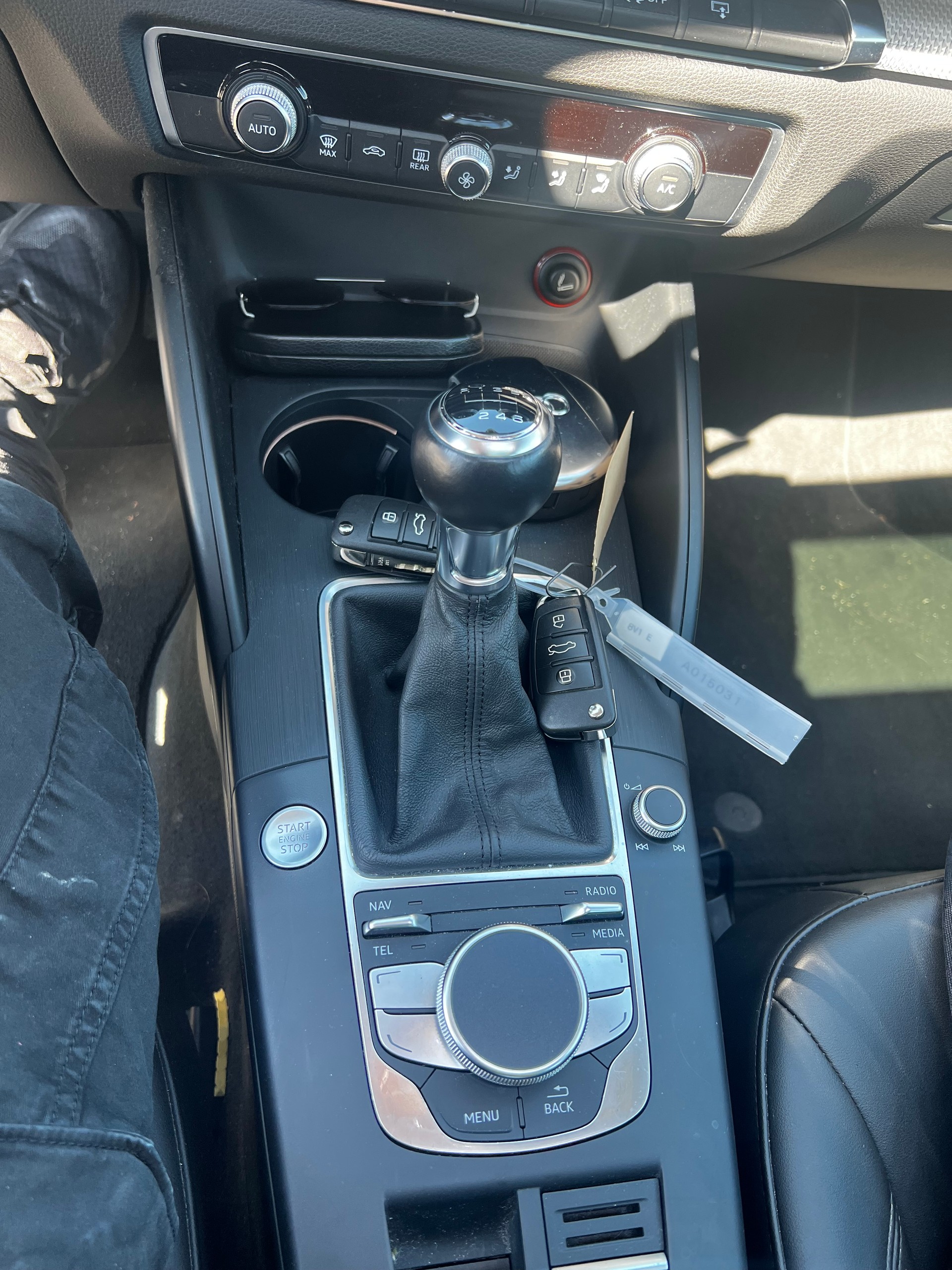 AUDI A3 Sportback 2.0 TDI Ambition-image-4