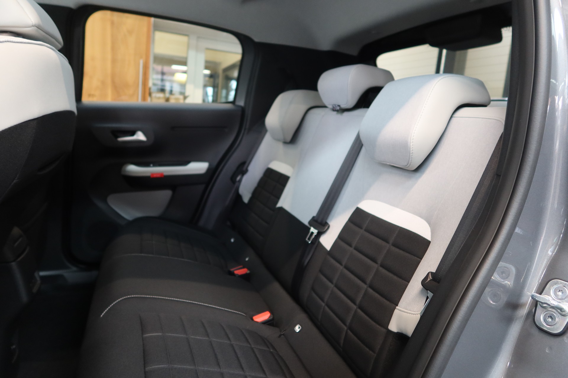 CITROEN e-C3 44kWh Max-image-10
