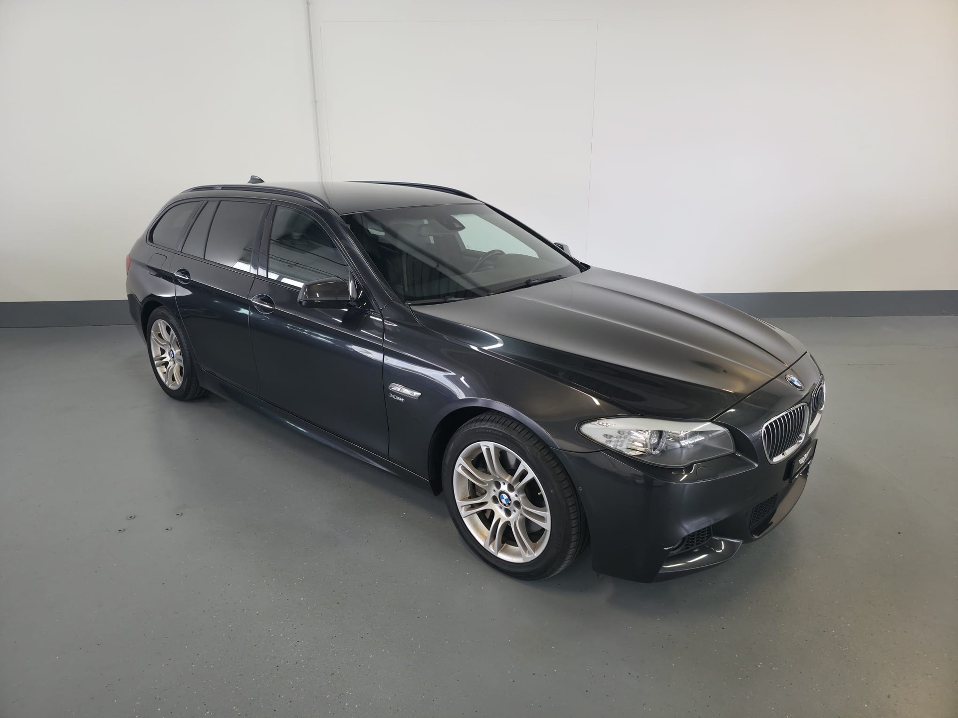 BMW 535i xDrive Touring Steptronic-image-1