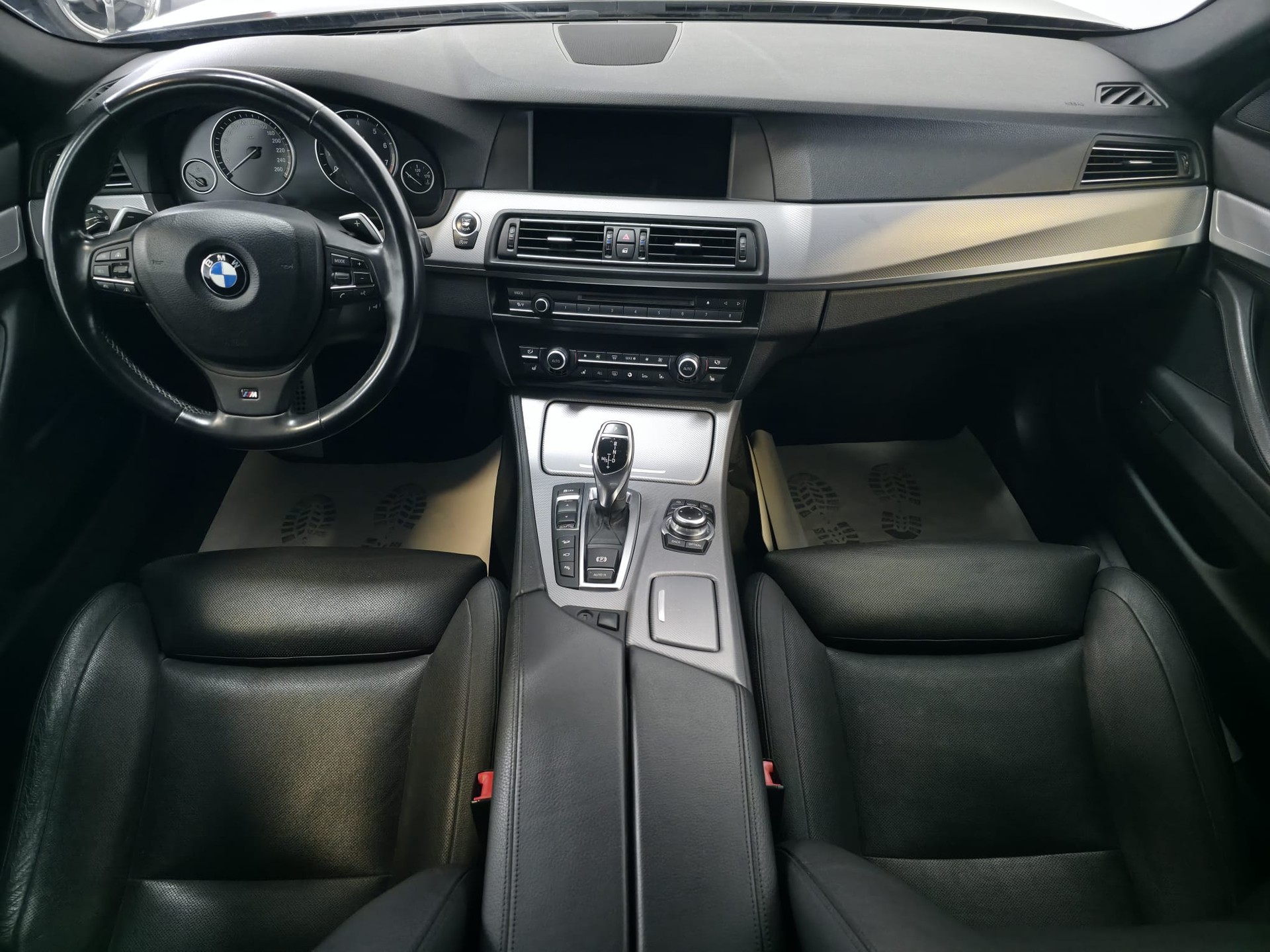 BMW 535i xDrive Touring Steptronic-image-18