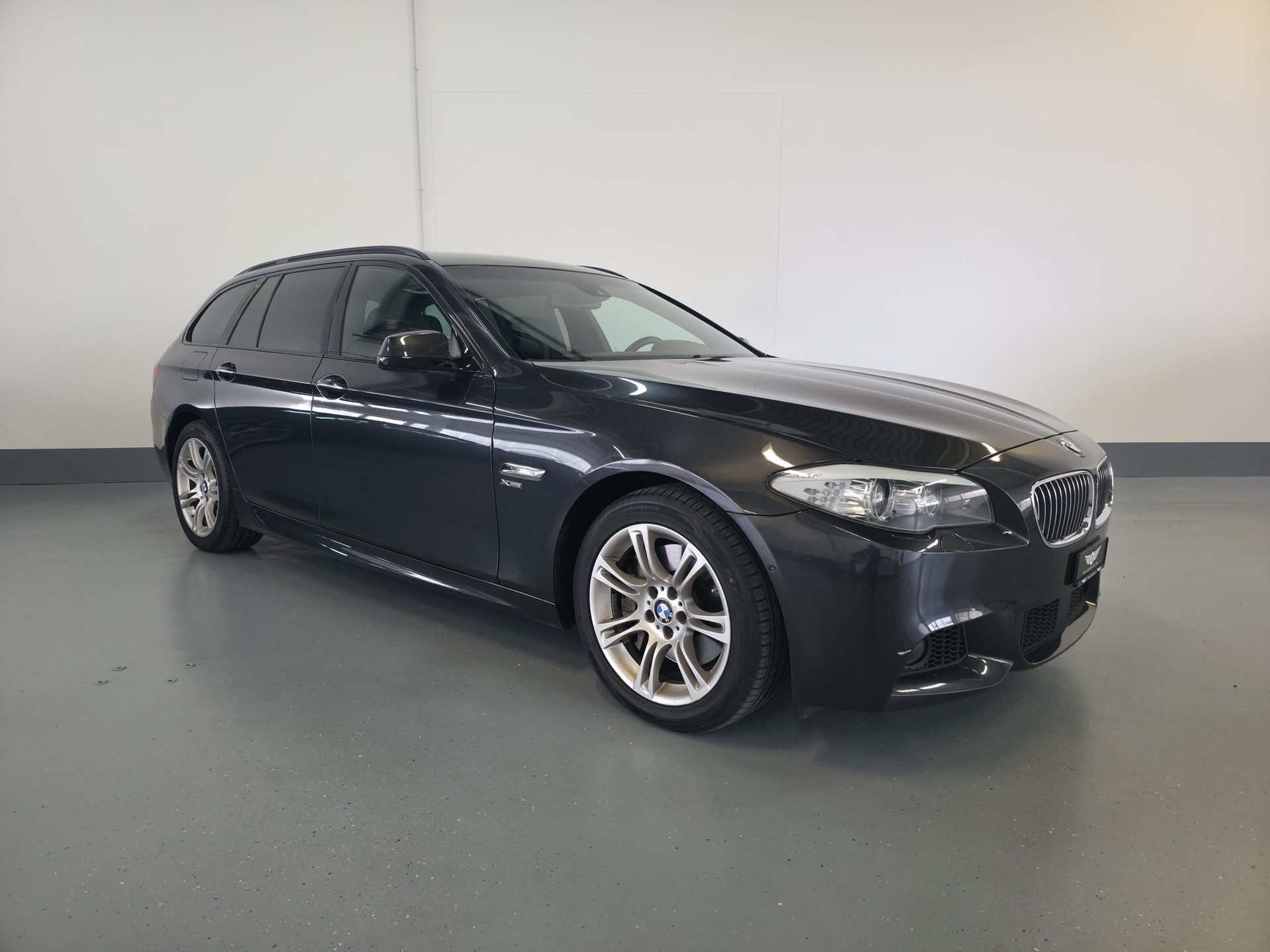 BMW 535i xDrive Touring Steptronic-image-2
