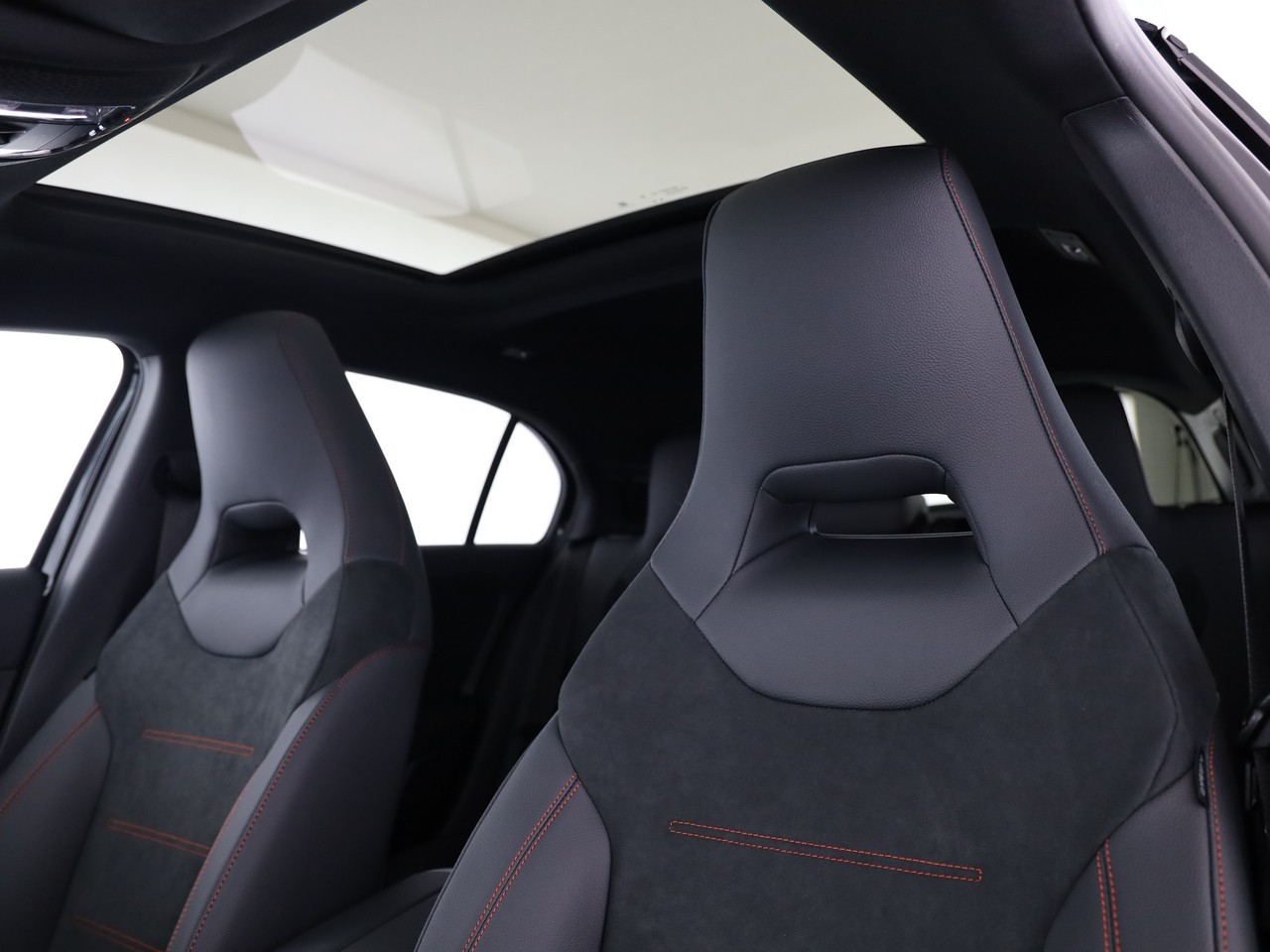 MERCEDES-BENZ A 250 e EQ Star 8G-DCT-image-9