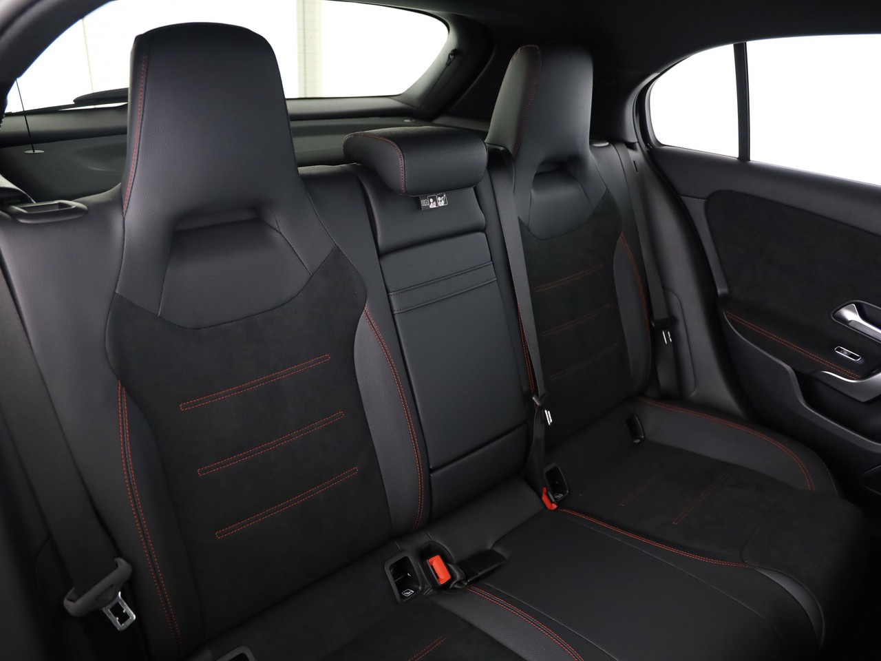 MERCEDES-BENZ A 250 e EQ Star 8G-DCT-image-14