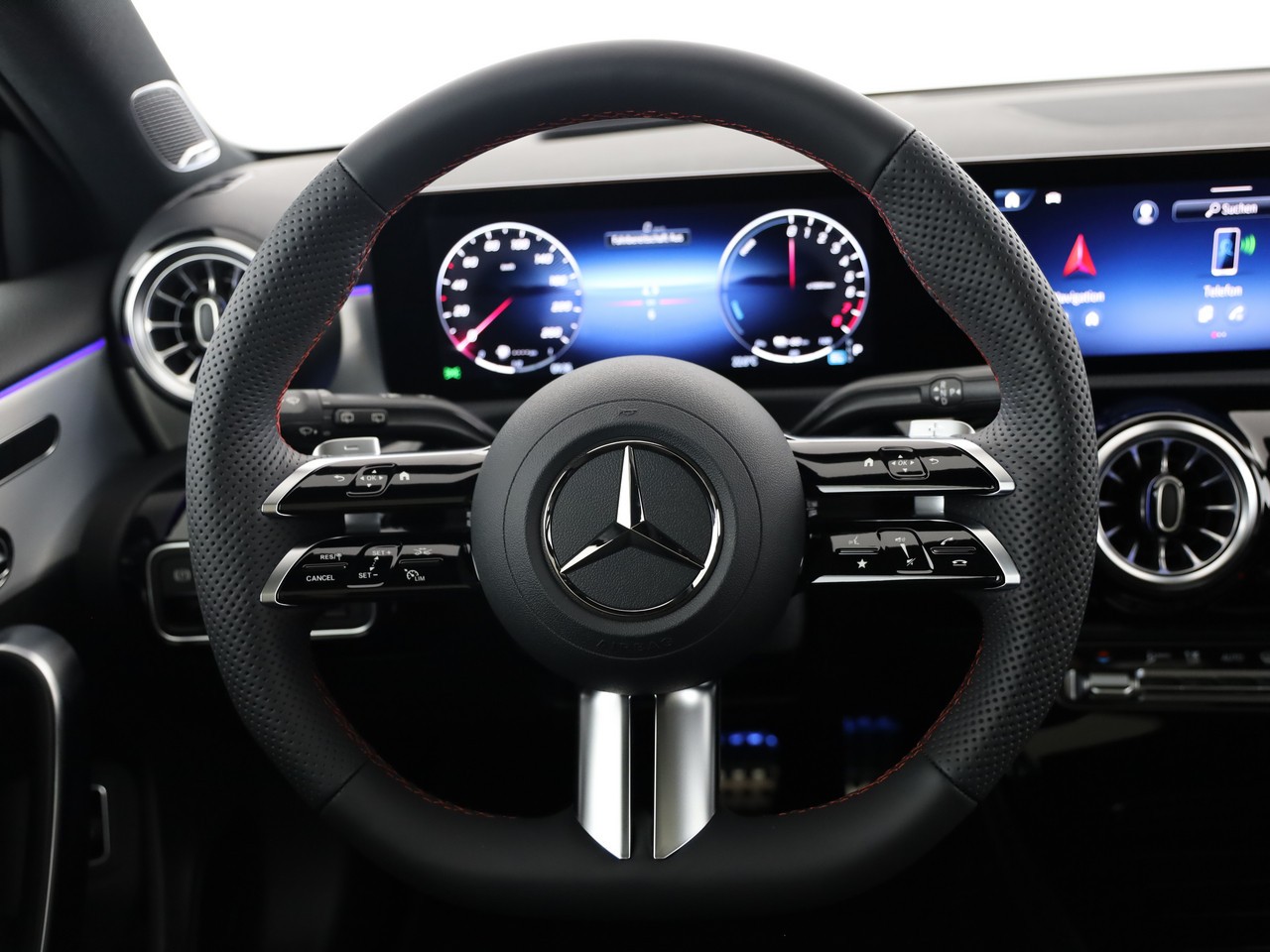 MERCEDES-BENZ A 250 e EQ Star 8G-DCT-image-17