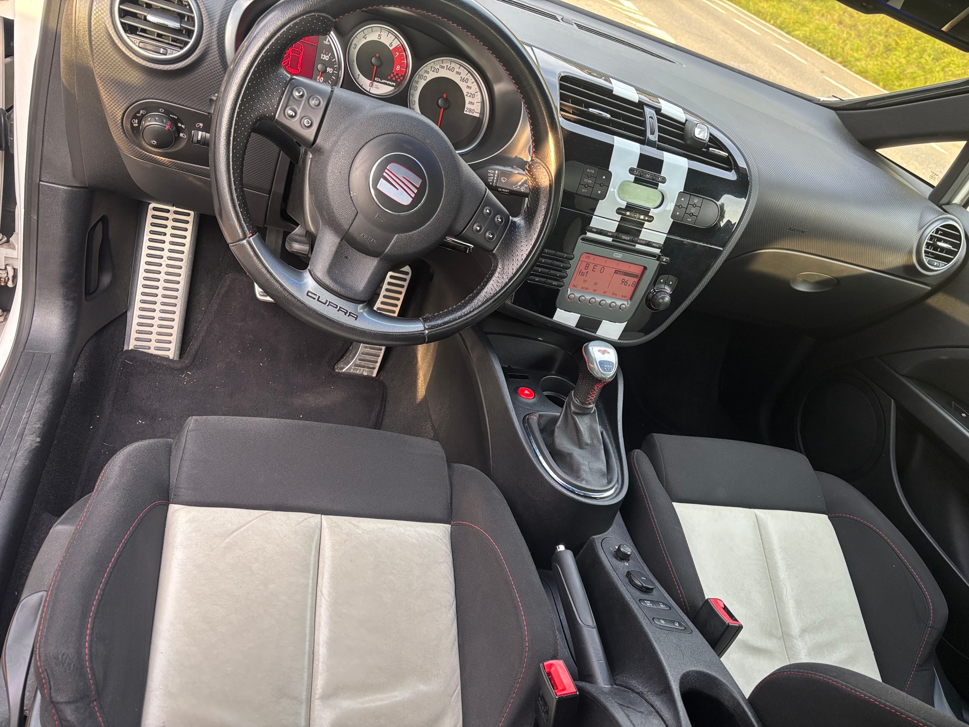 SEAT Leon 2.0 TSI Cupra-image-8