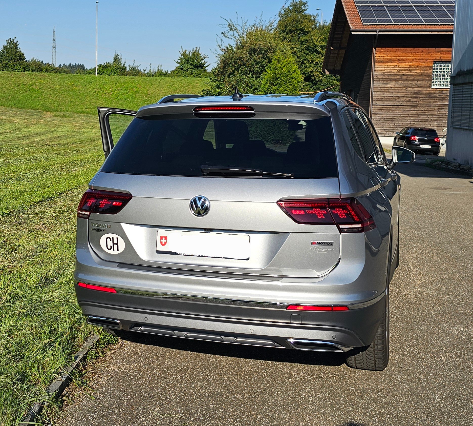 VW Tiguan Allspace 2.0TSI Highline 4Motion DSG-image-8