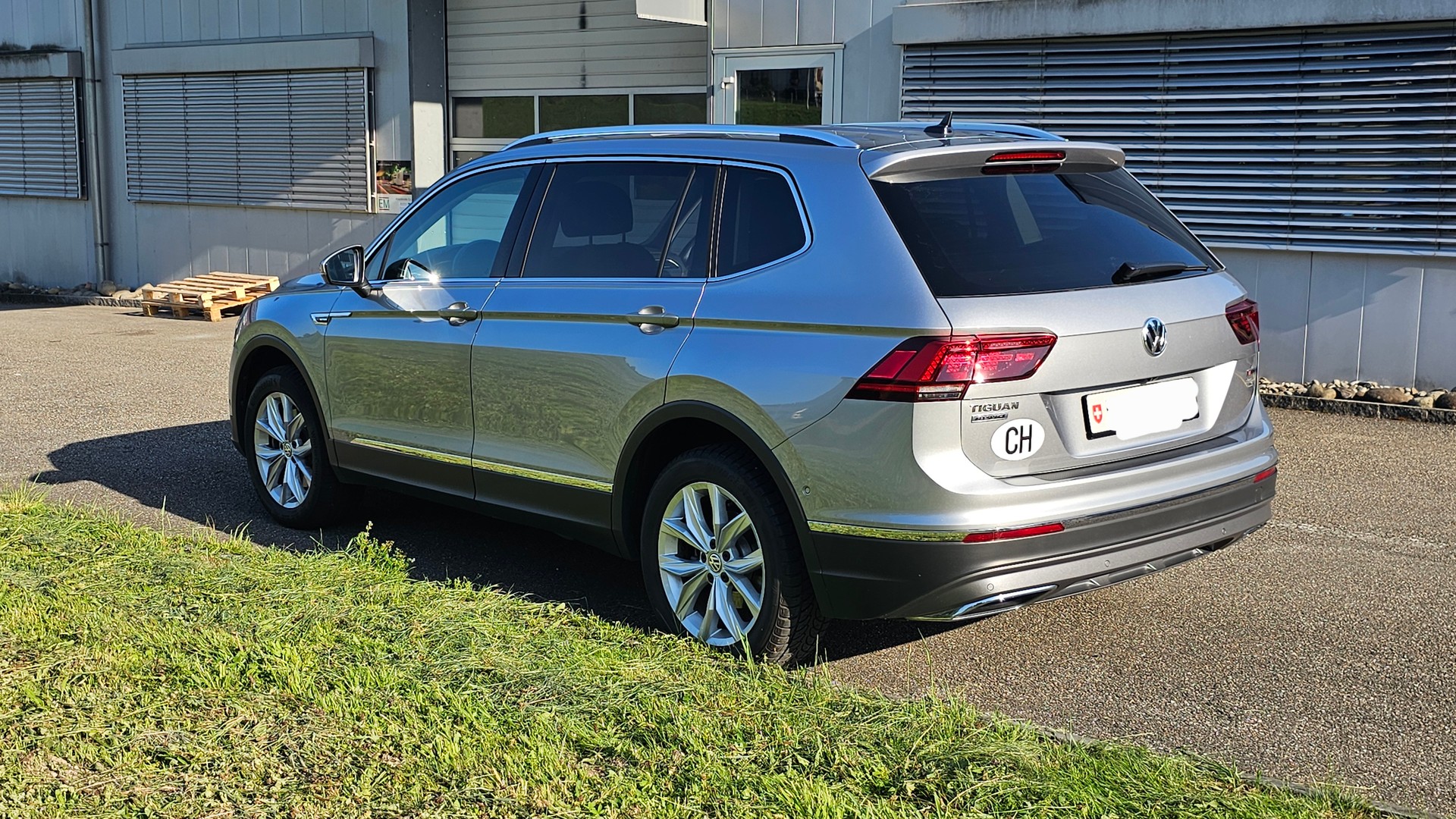 VW Tiguan Allspace 2.0TSI Highline 4Motion DSG-image-4