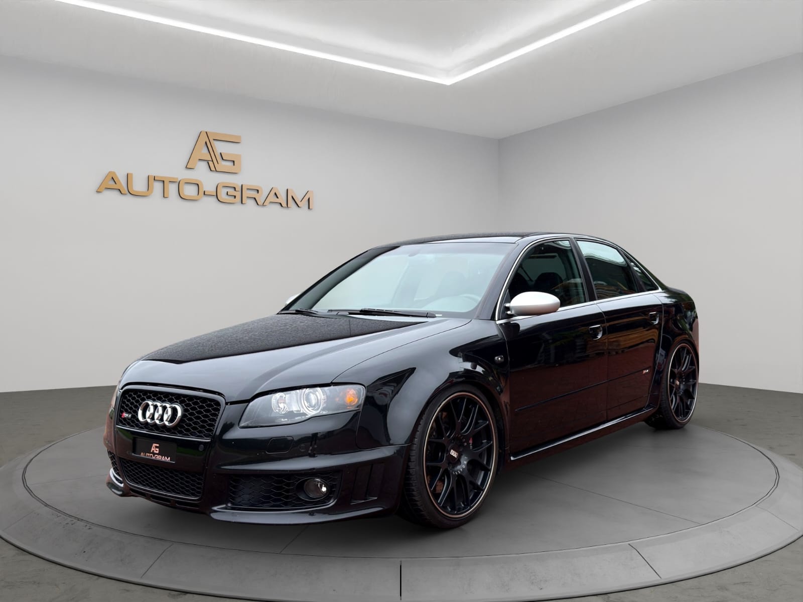 AUDI RS4 4.2 V8 quattro-image-0