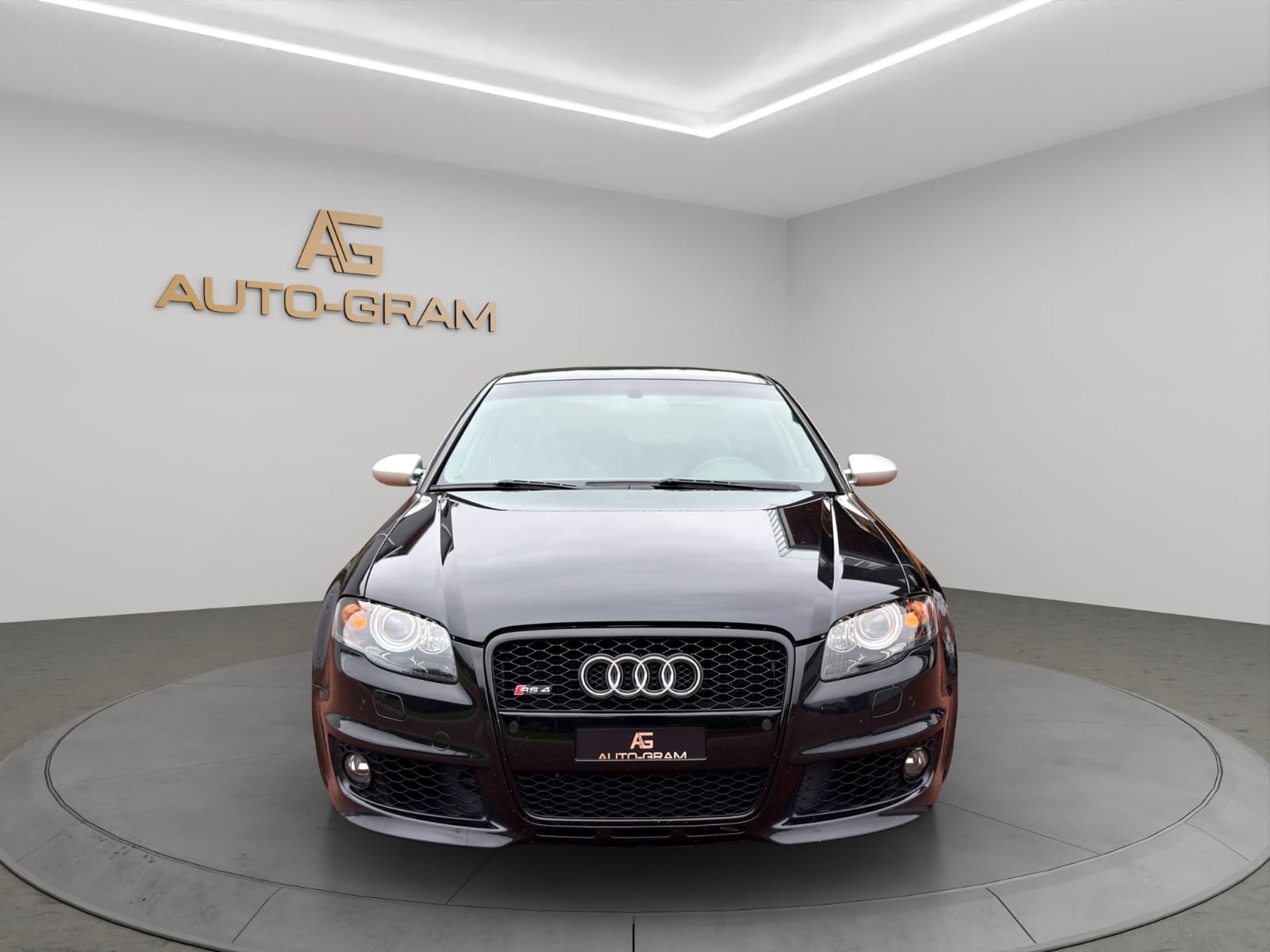 AUDI RS4 4.2 V8 quattro-image-7