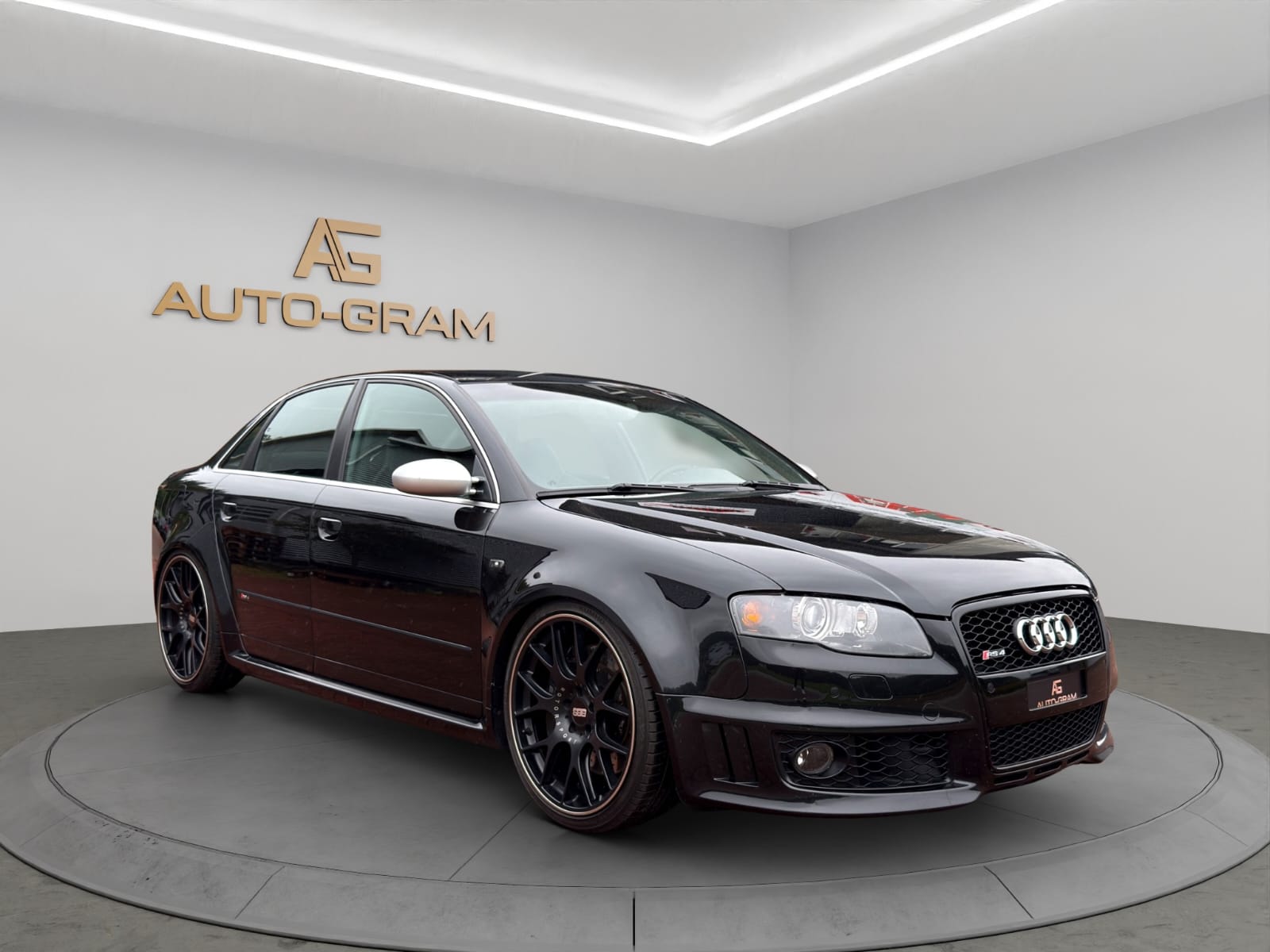 AUDI RS4 4.2 V8 quattro-image-6
