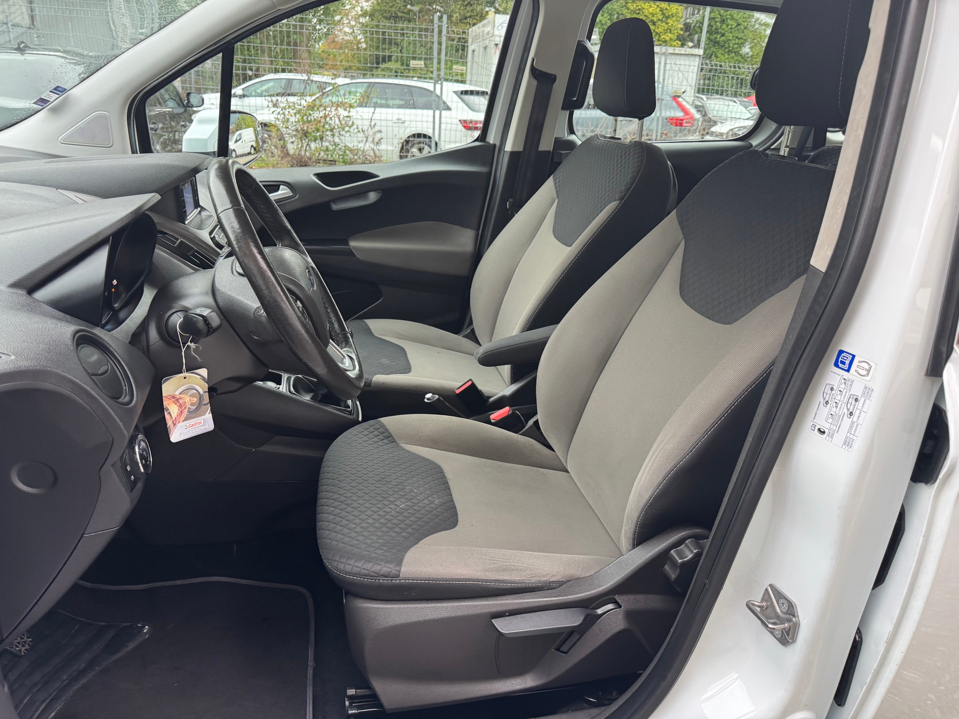 FORD Tourneo Courier 1.0 SCTi Trend * 05x Sitze * Klimaanlage * Tempomat * PDC H * Sitzheizung * Frisch Ab MFK-image-2