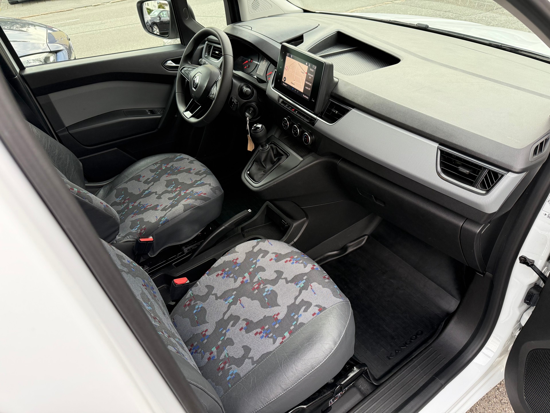 RENAULT Kangoo Van 1.5 dCi 95 Extra *AHK*-image-17