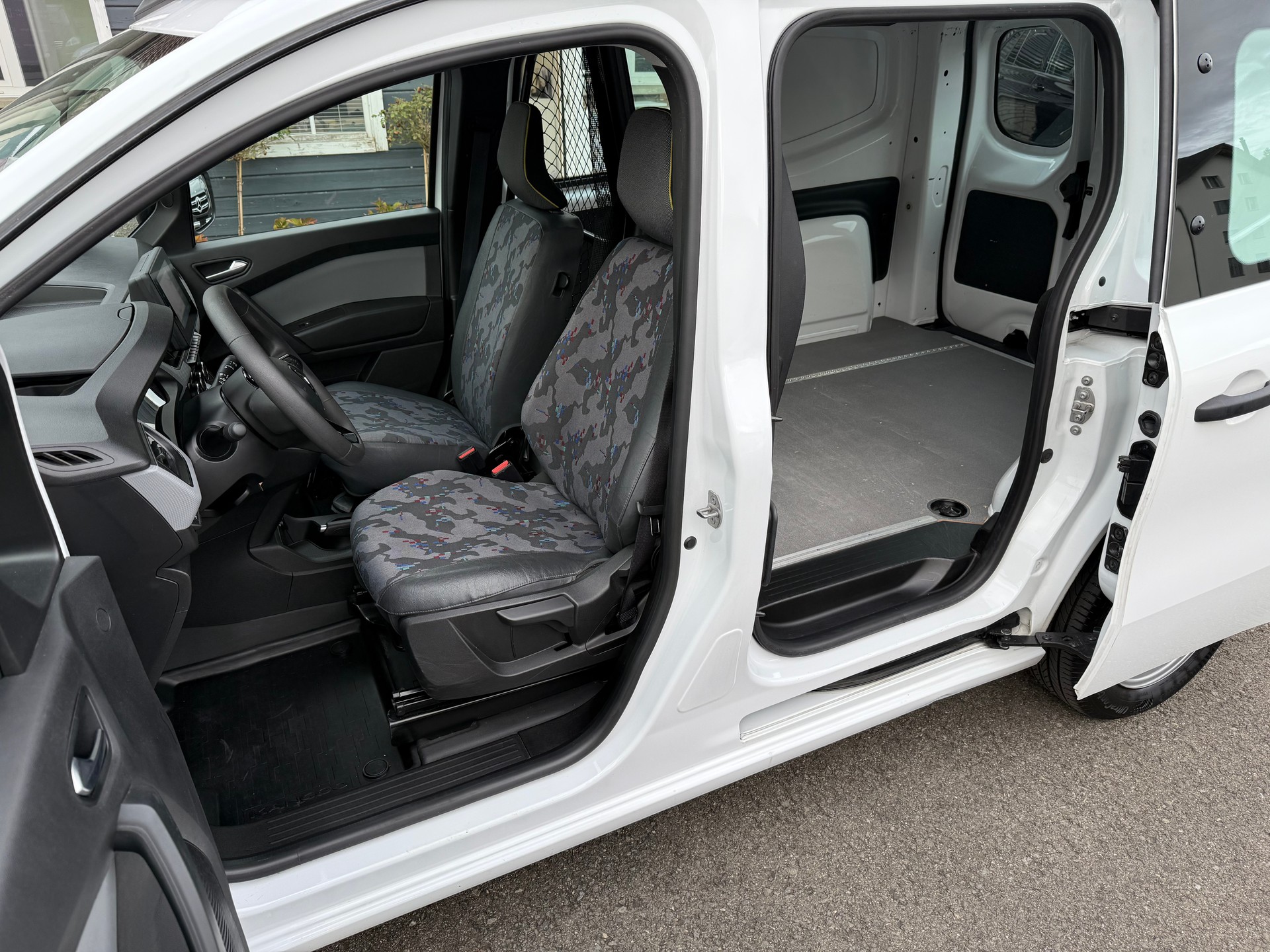 RENAULT Kangoo Van 1.5 dCi 95 Extra *AHK*-image-13