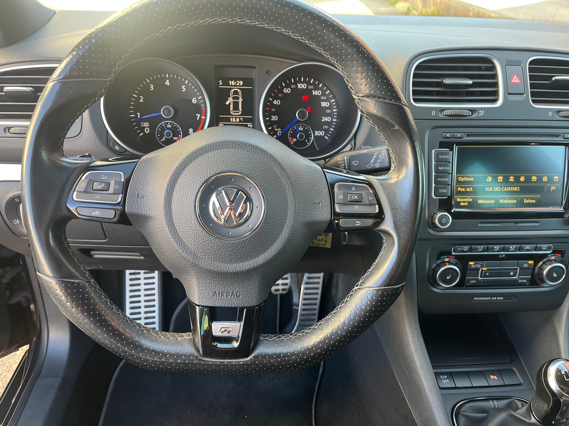 VW Golf 2.0 TSI R 4Motion-image-18