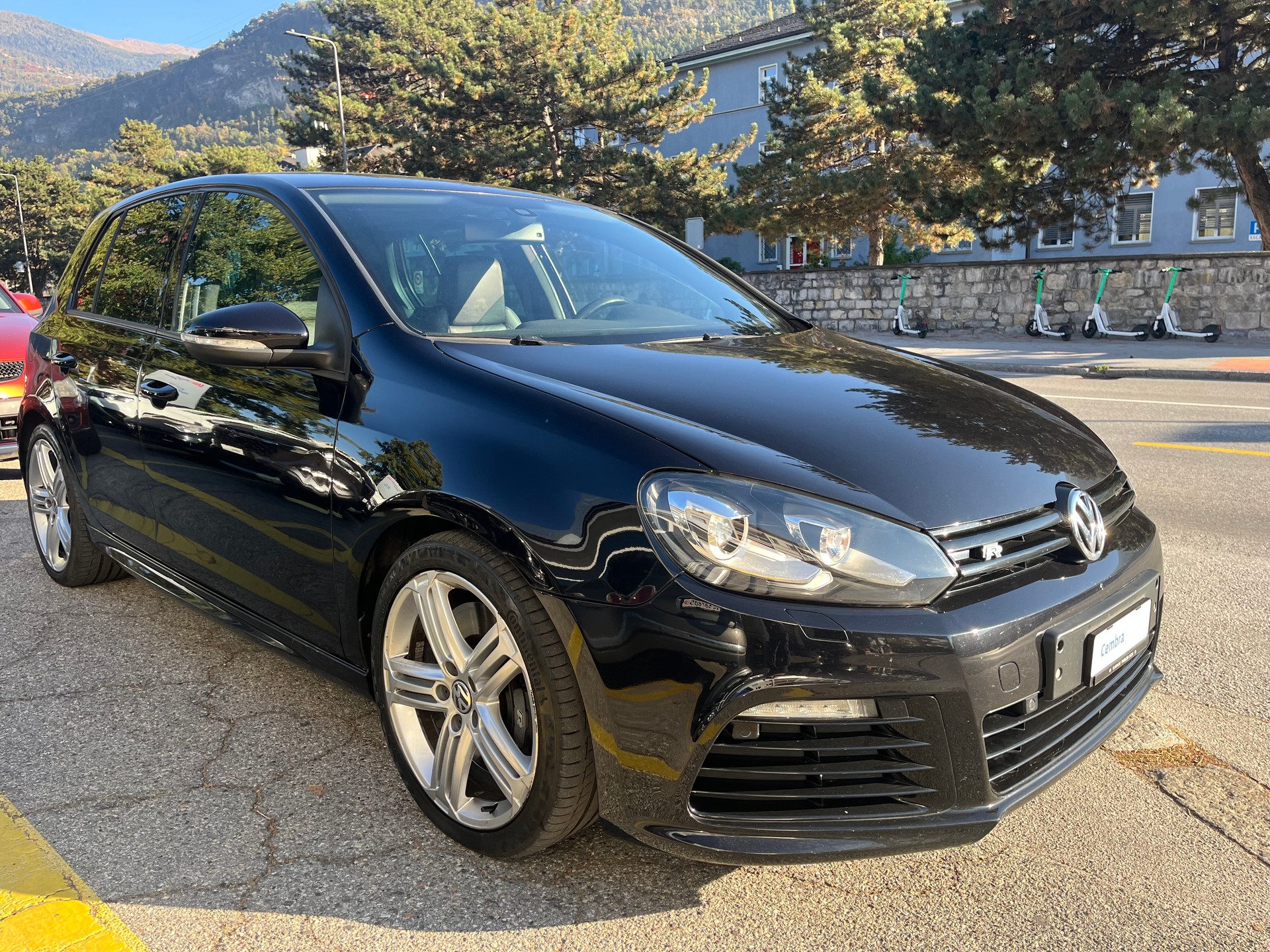 VW Golf 2.0 TSI R 4Motion-image-6