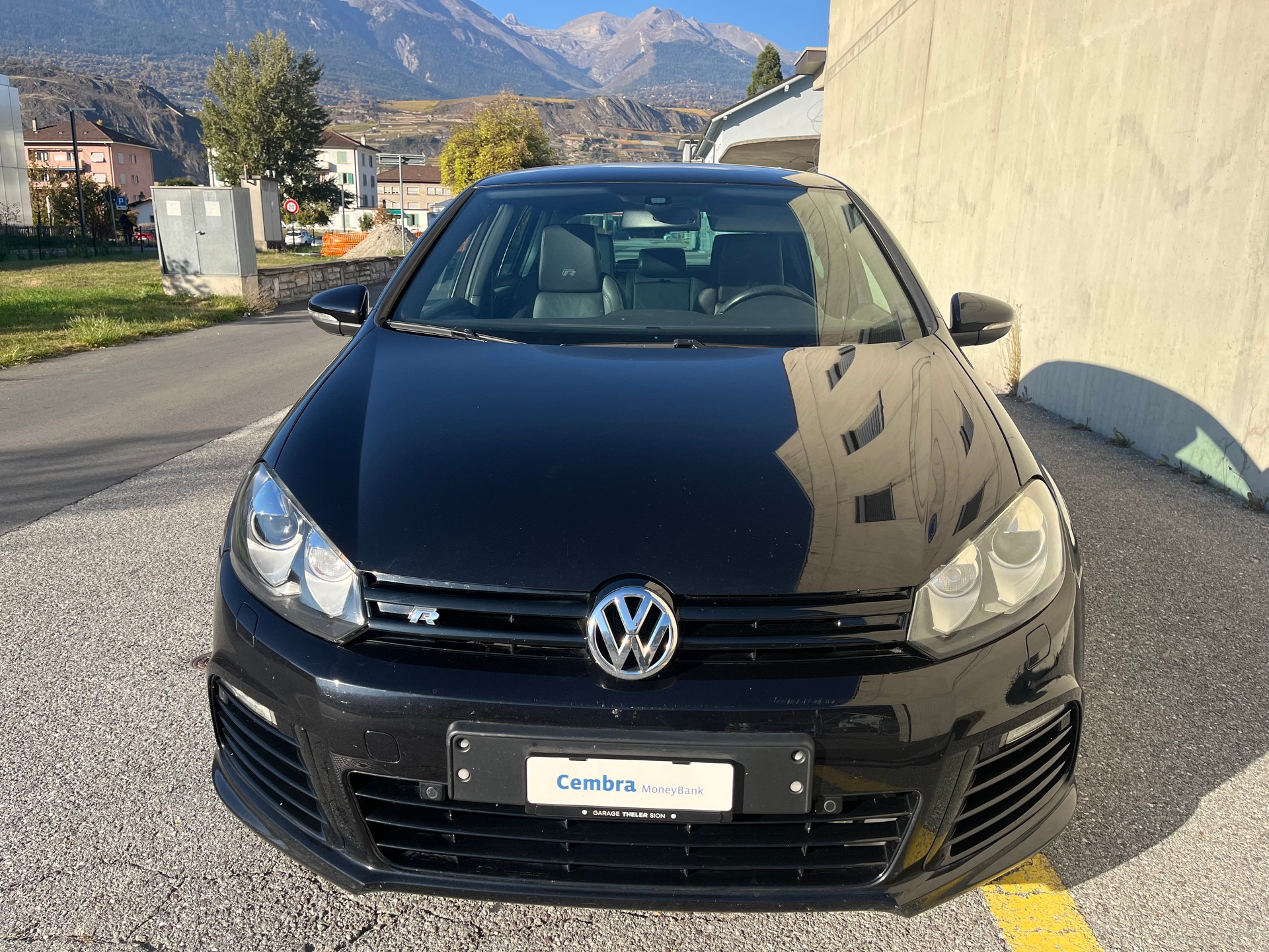 VW Golf 2.0 TSI R 4Motion-image-8