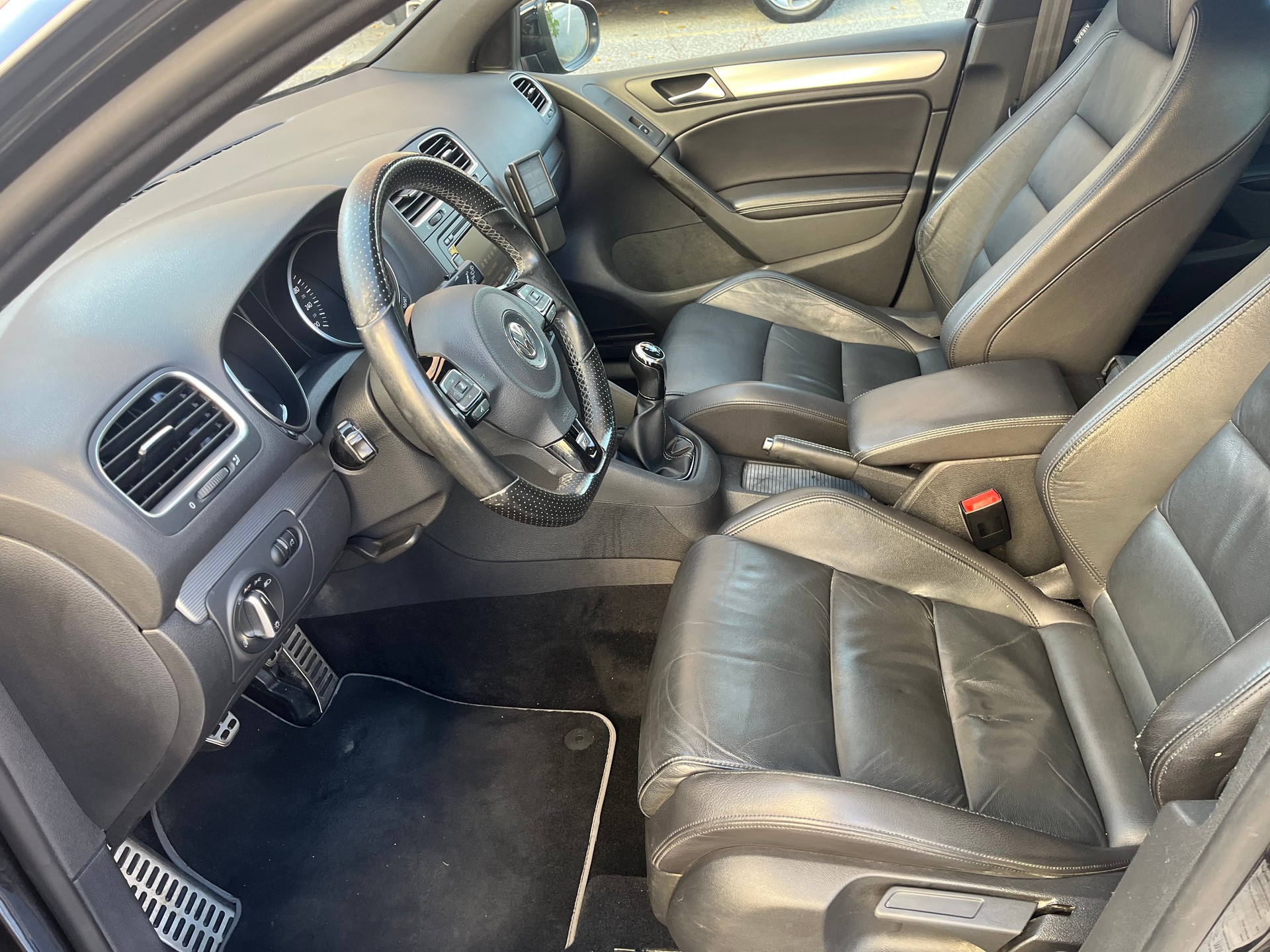 VW Golf 2.0 TSI R 4Motion-image-15