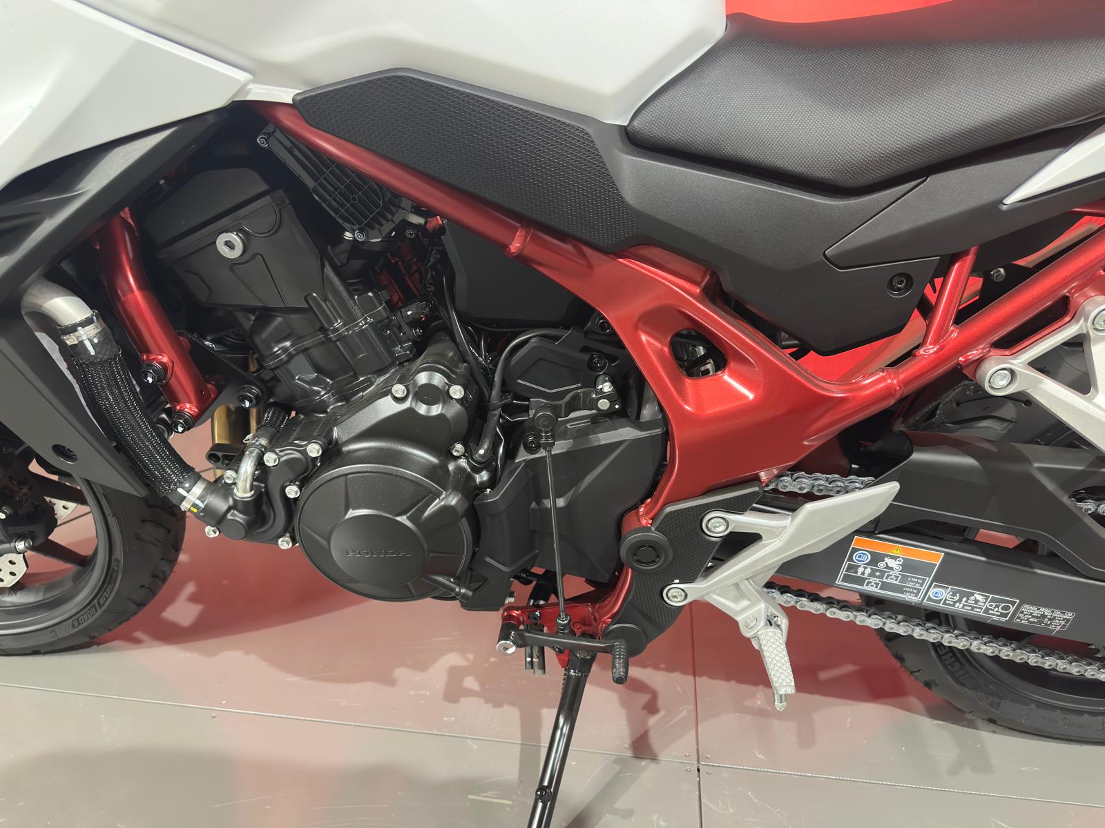 HONDA CB 750 Hornet *35KW* *Neufahrzeug*-image-7