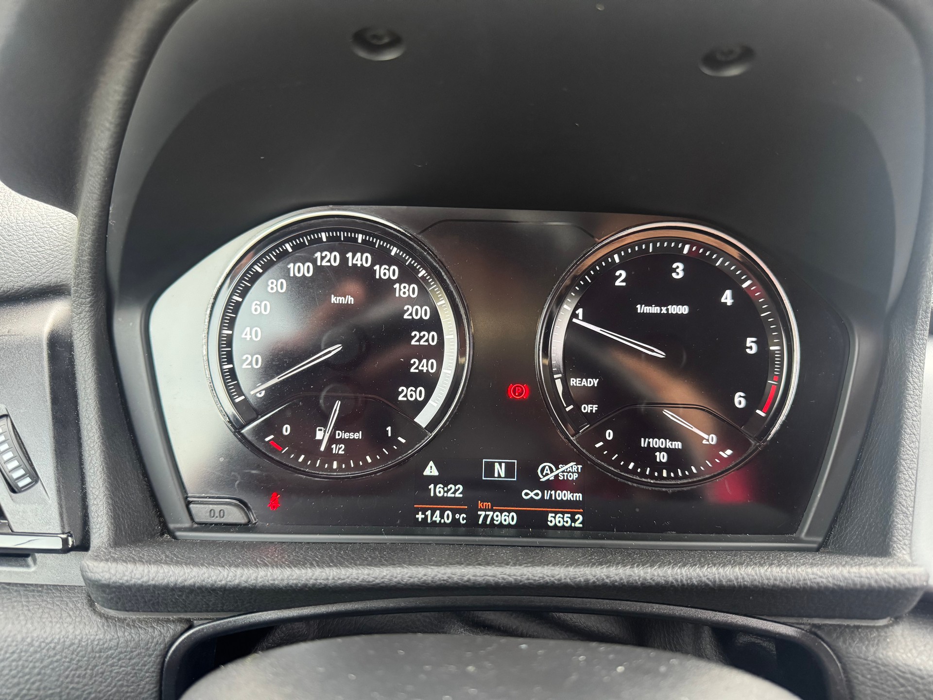 BMW 216d Active Tourer Sport Line-image-10