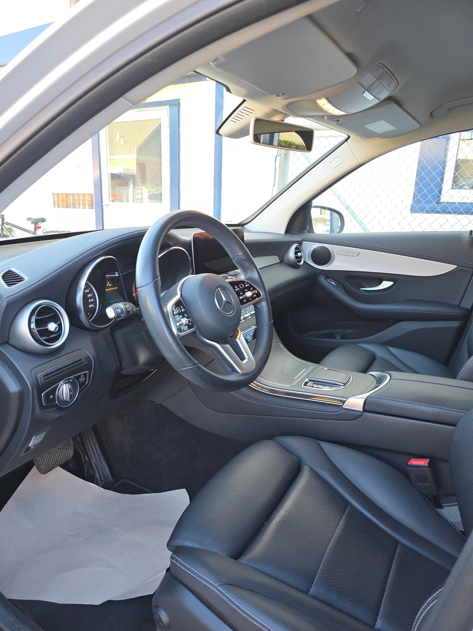 MERCEDES-BENZ GLC 200 4Matic 9G-Tronic-image-6