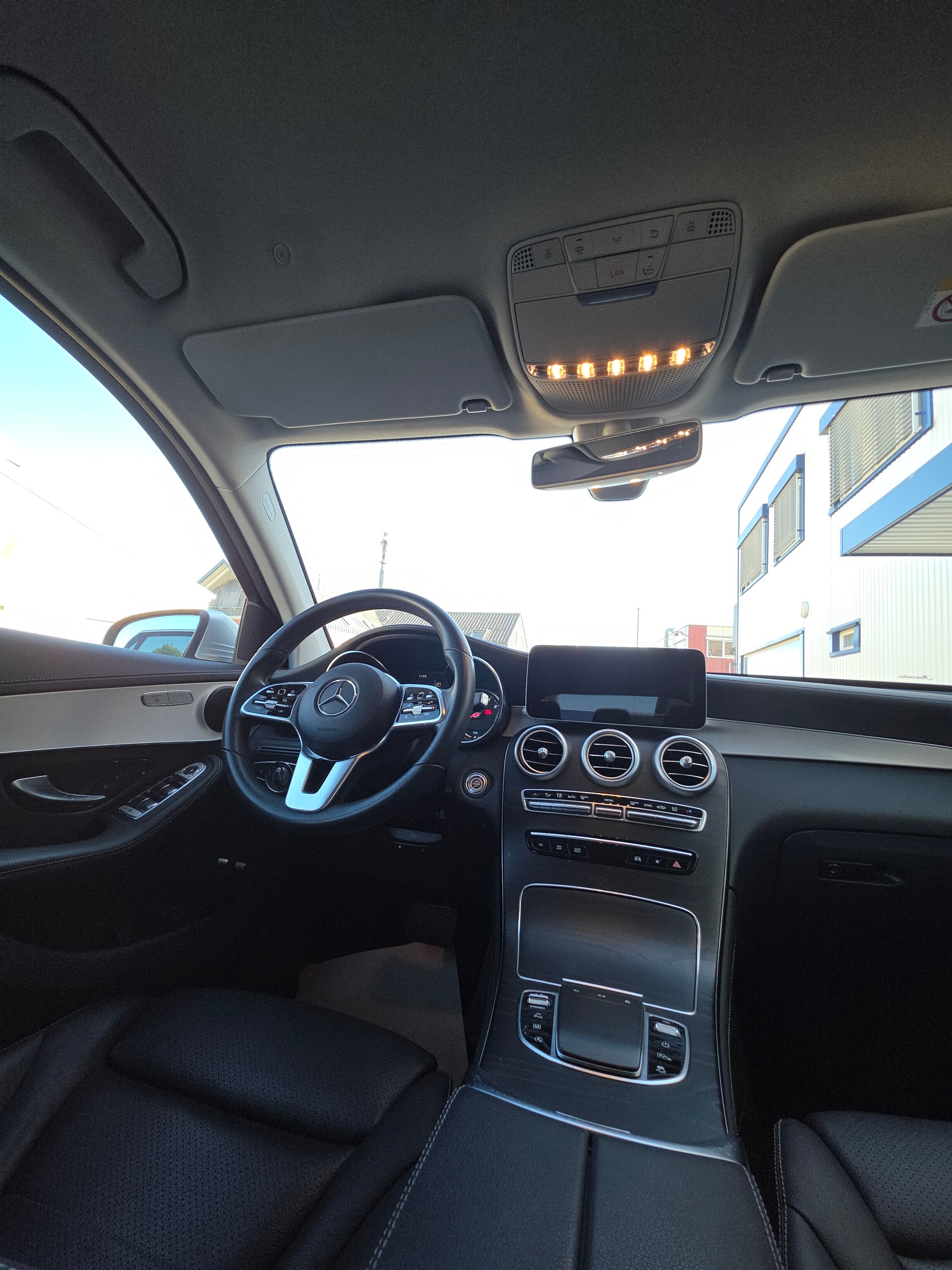 MERCEDES-BENZ GLC 200 4Matic 9G-Tronic-image-9