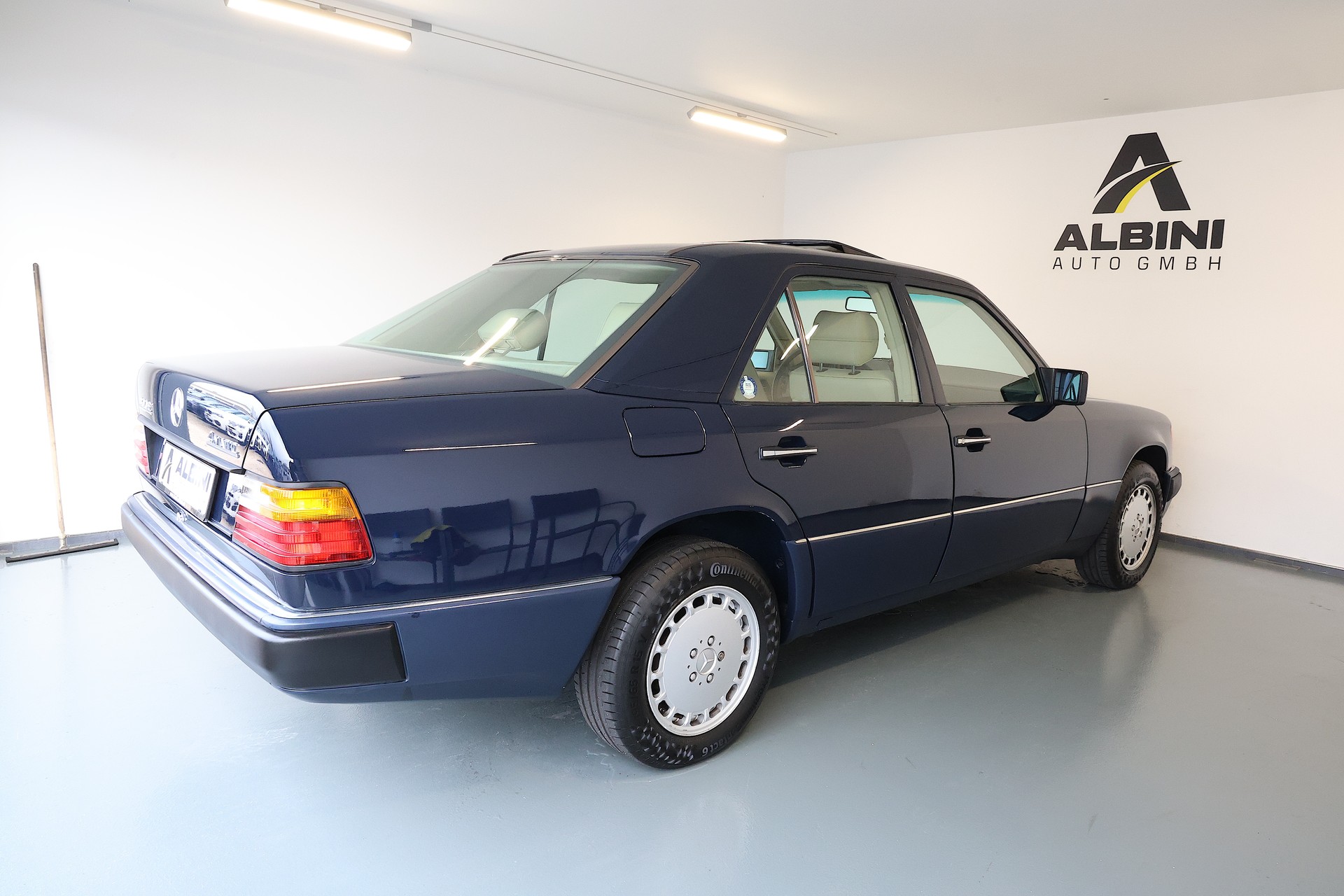 MERCEDES-BENZ 300 E 4-Matic Automatic *Veteranenfahrzeug*-image-8