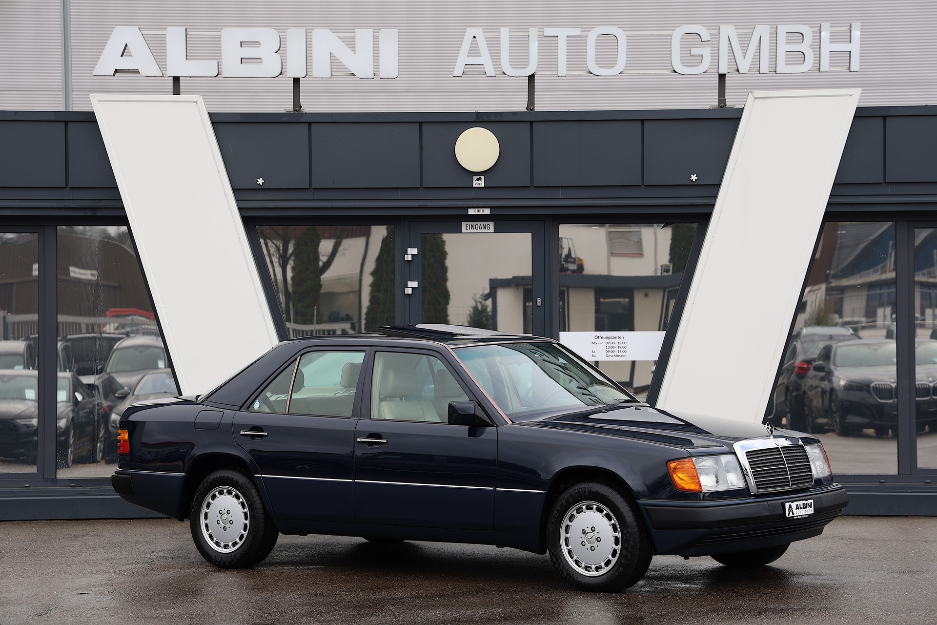 MERCEDES-BENZ 300 E 4-Matic Automatic *Veteranenfahrzeug*-showroom-element-1