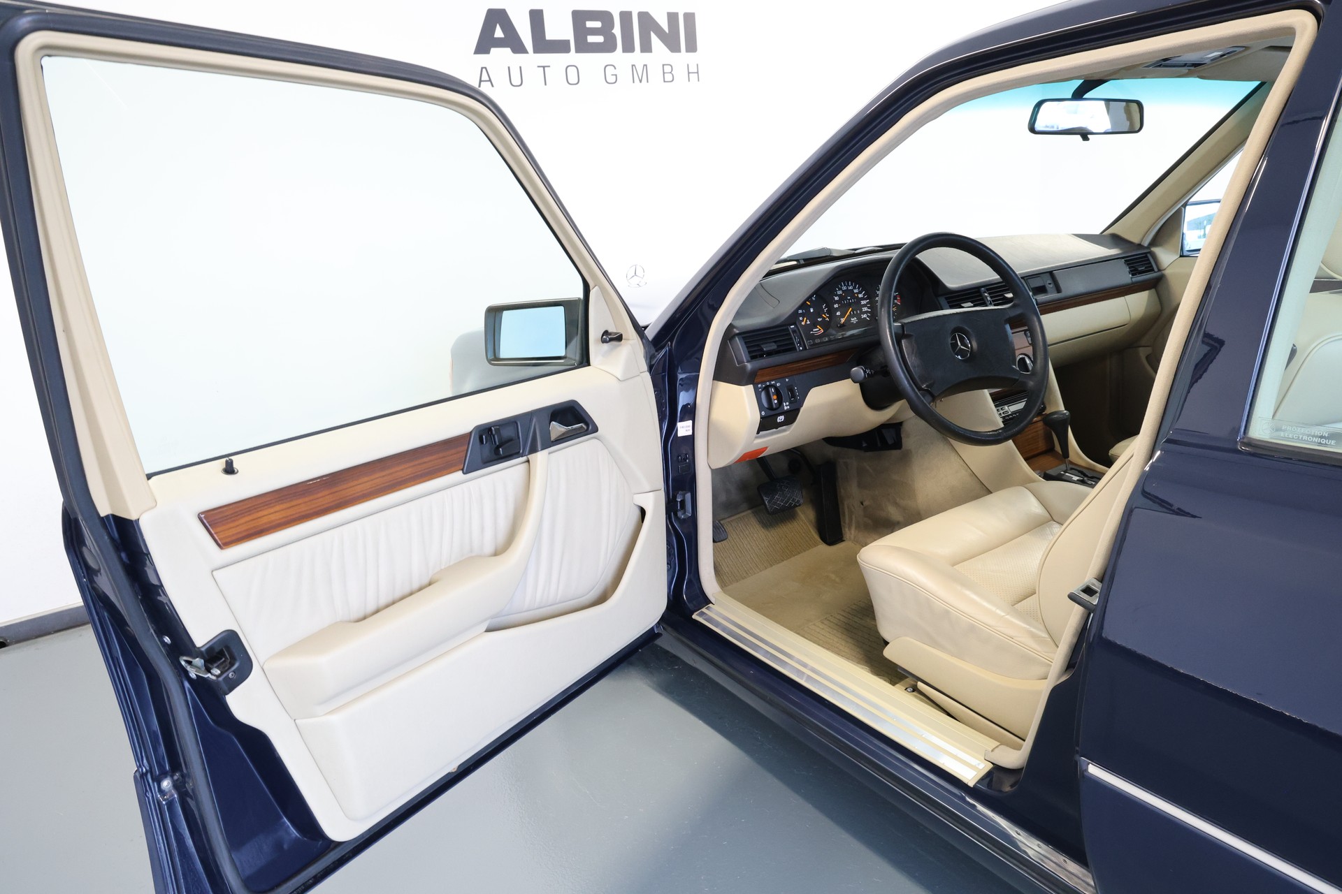 MERCEDES-BENZ 300 E 4-Matic Automatic *Veteranenfahrzeug*-image-9