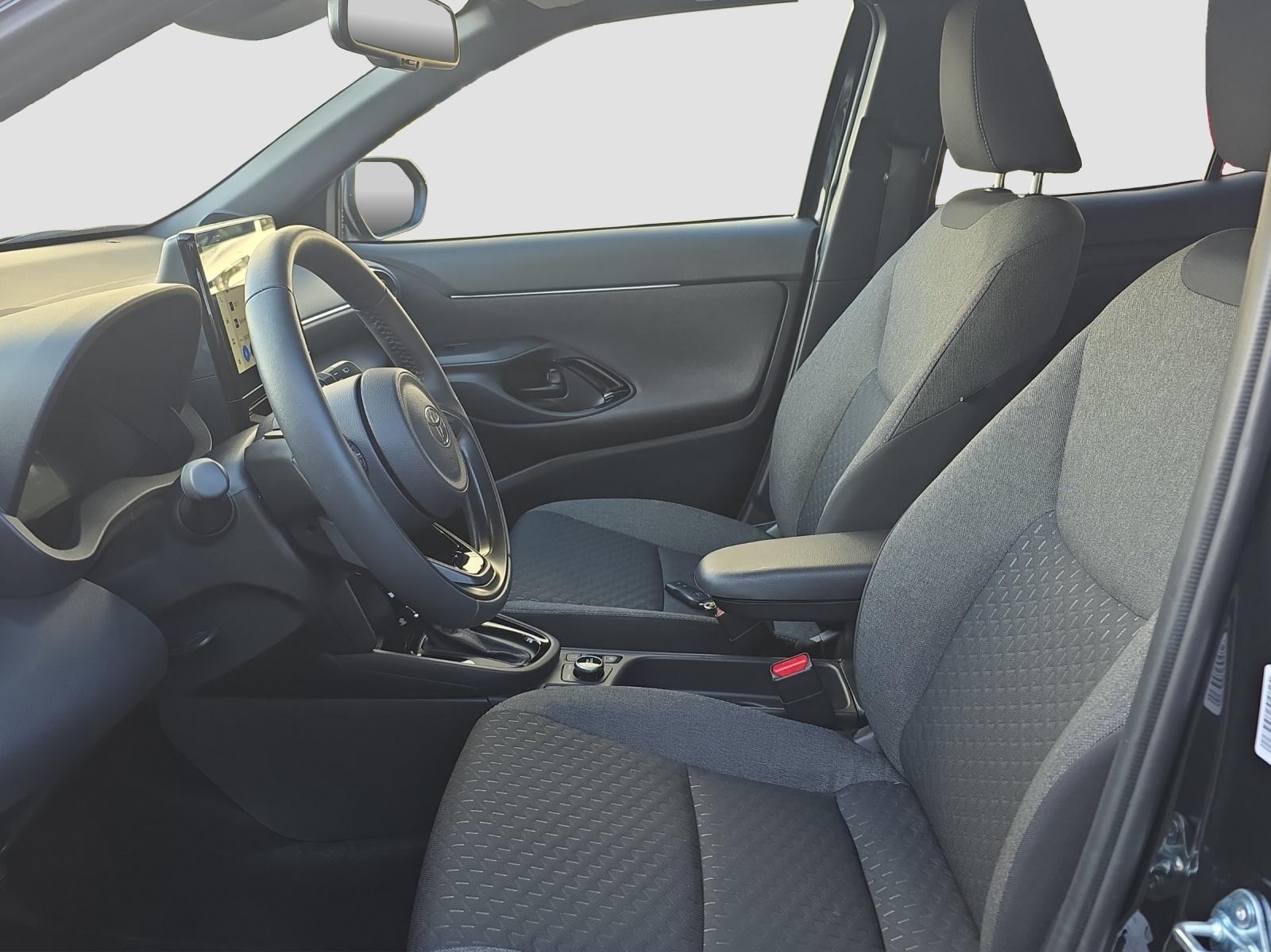 TOYOTA Yaris Cross 1.5 VVT-i HSD Trend AWD-i-image-9