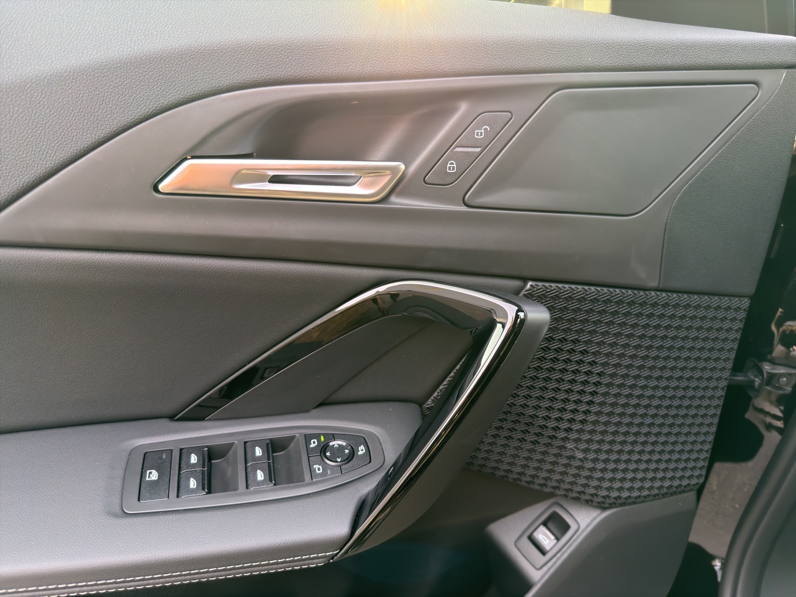 BMW X1 sDrive 18d-image-19