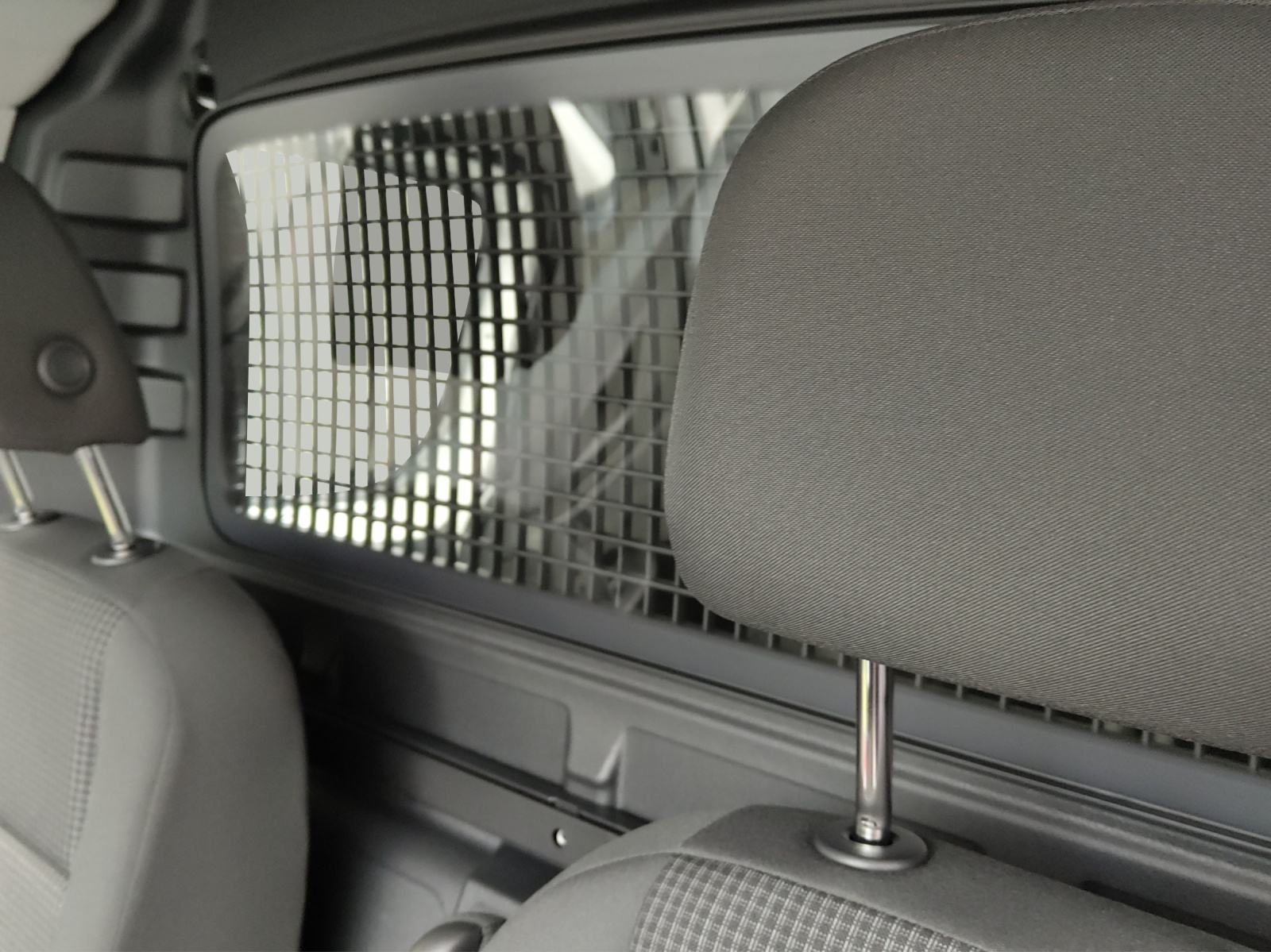 VW Caddy Cargo 2.0TDI 4Motion-image-10