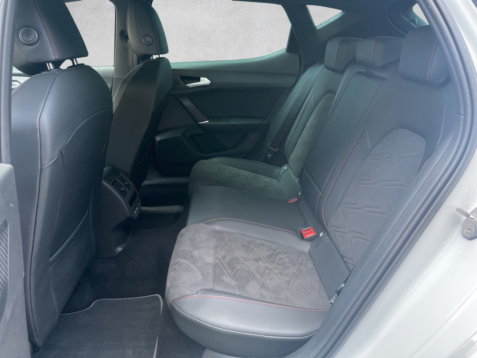 SEAT Leon 1.4 eHybrid pHEV DSG Hola FR-image-9